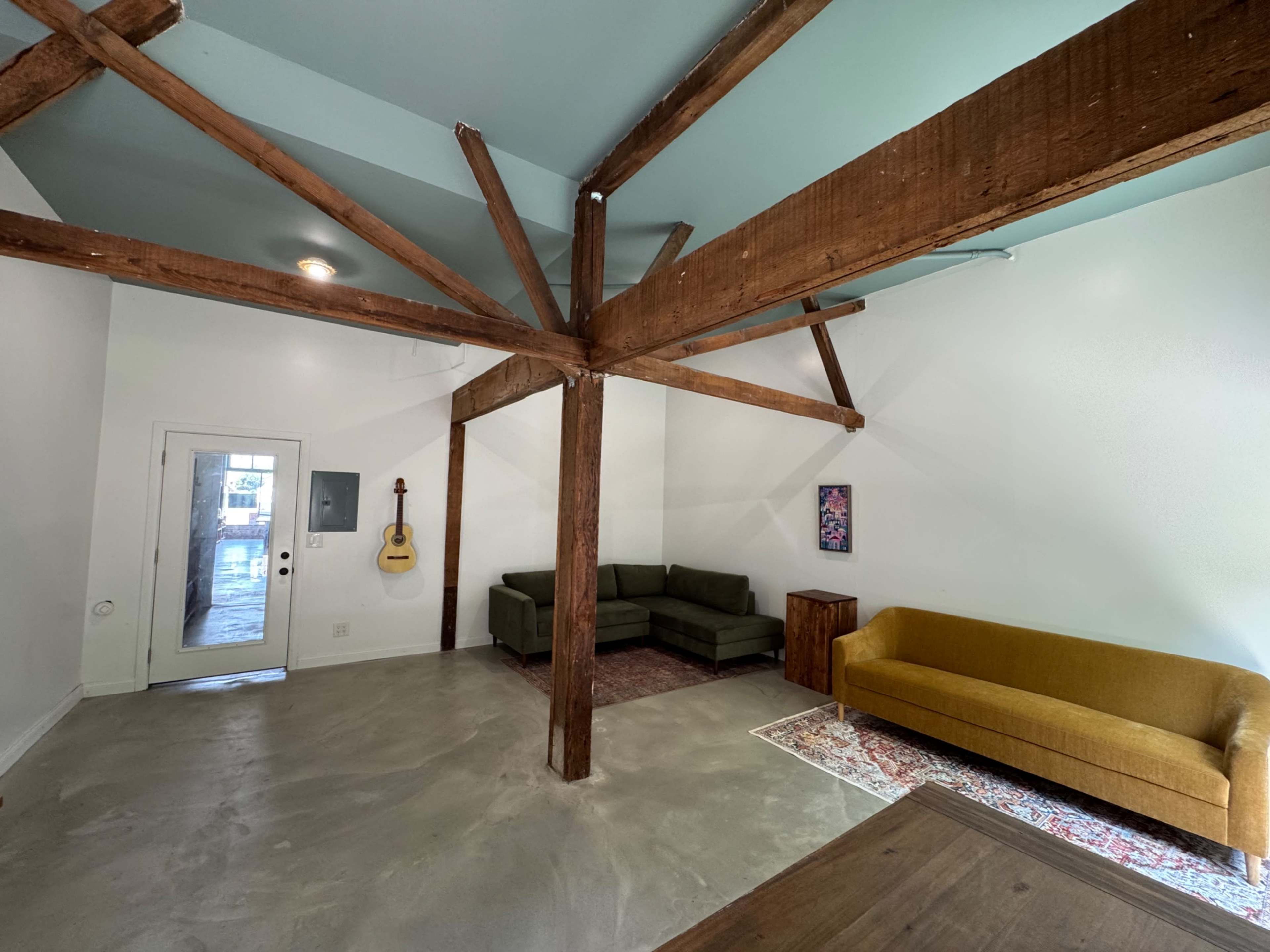 Urban Light-Filled Space with Garden View Image in South Los Angeles, Los Angeles, CA