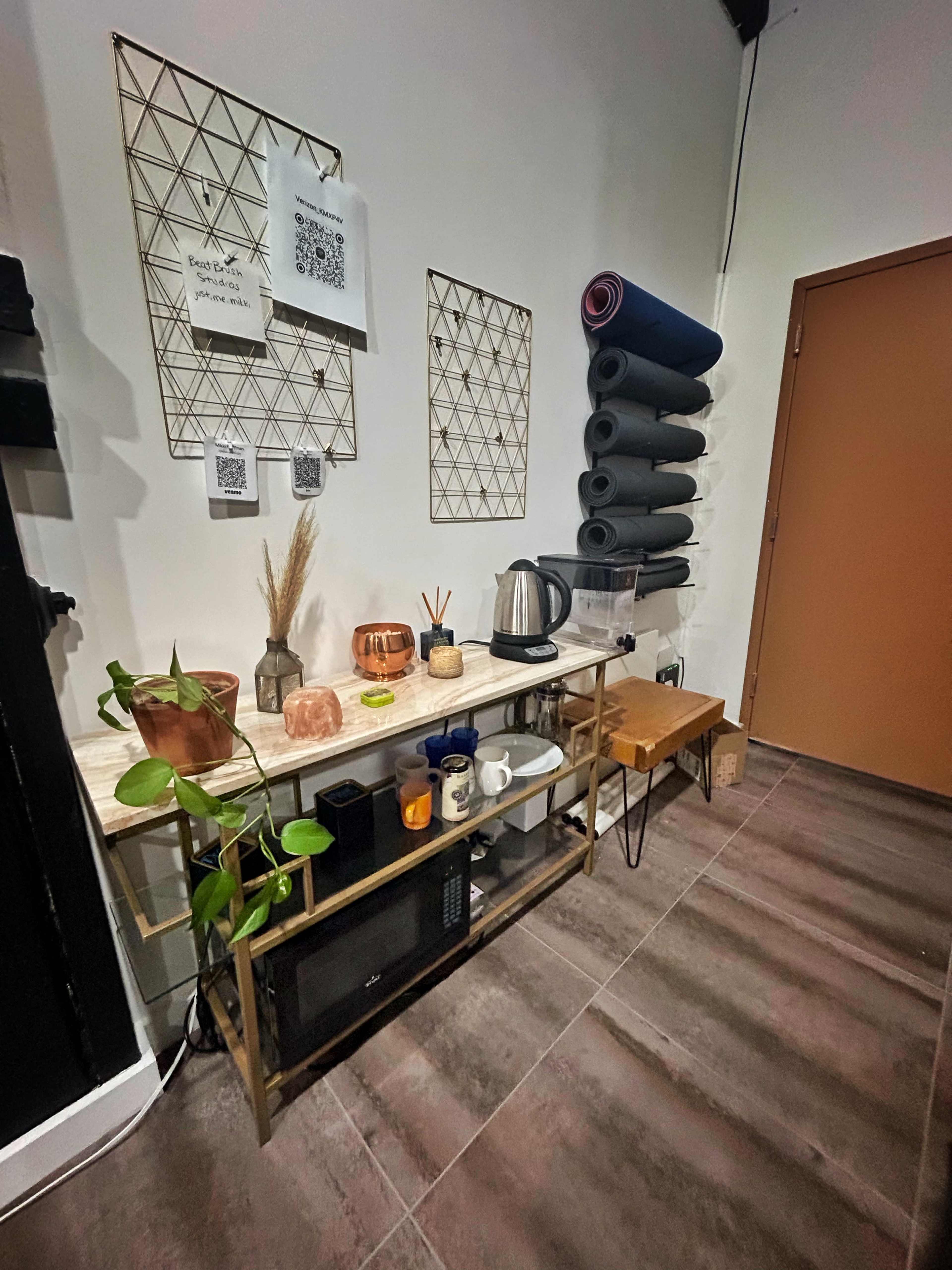 Cozy Creative Space for Gathering Image in Dumbo, Brooklyn, NY