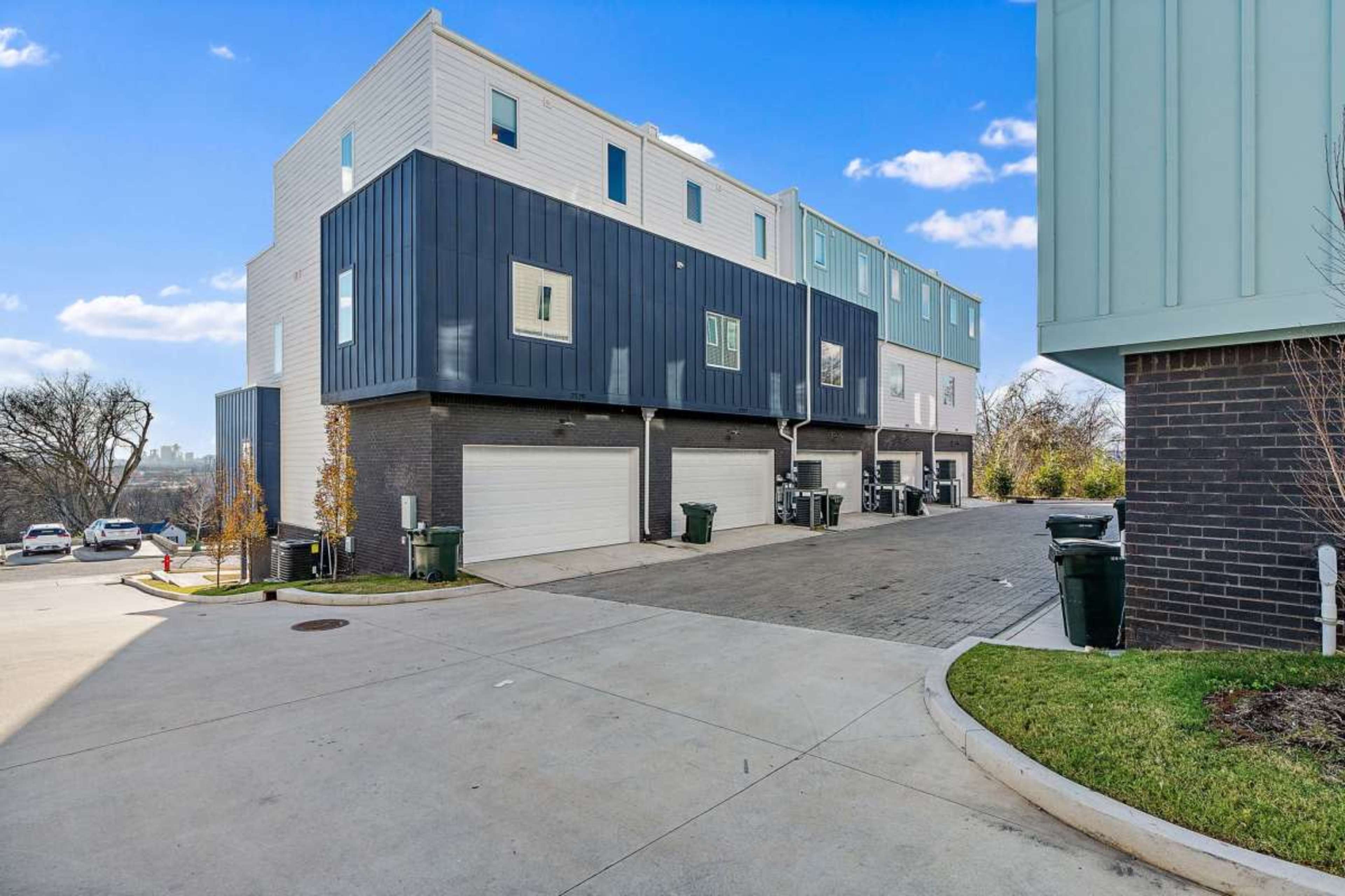 Private Golf Simulator! Image in Bordeaux, Nashville, TN