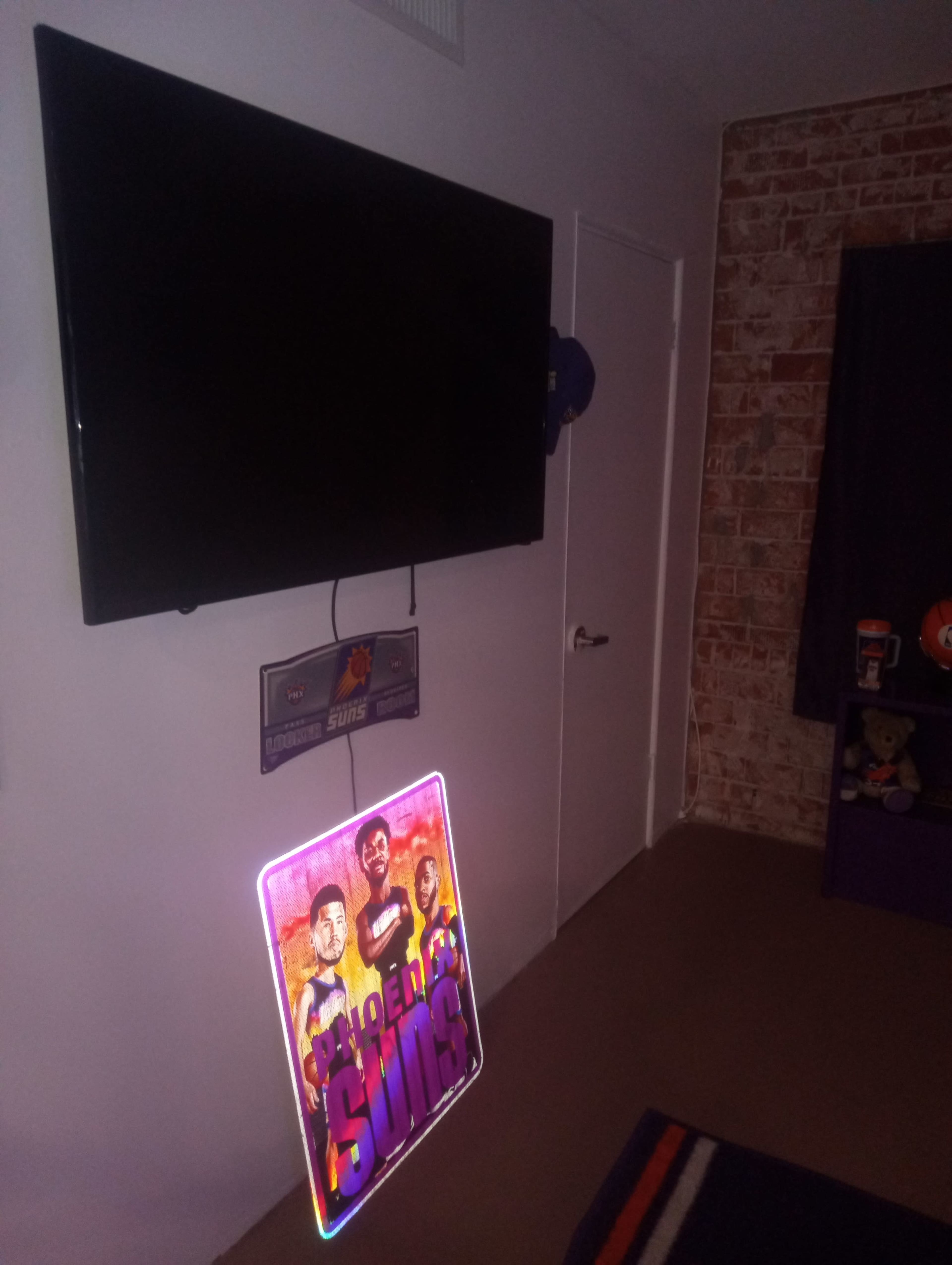 near 3000sq feet with multiple rooms available for rent and available V.I.P section Image in North Mountain Village, Phoenix, AZ