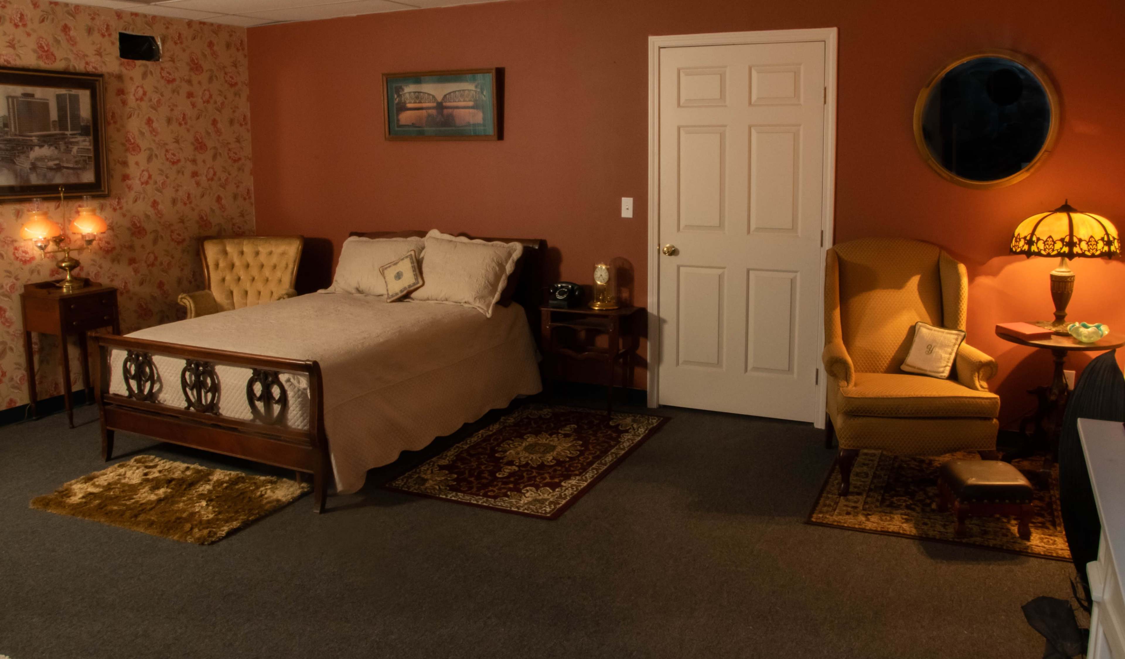 Retro Bedroom Image in Jeffersontown, Jeffersontown, KY
