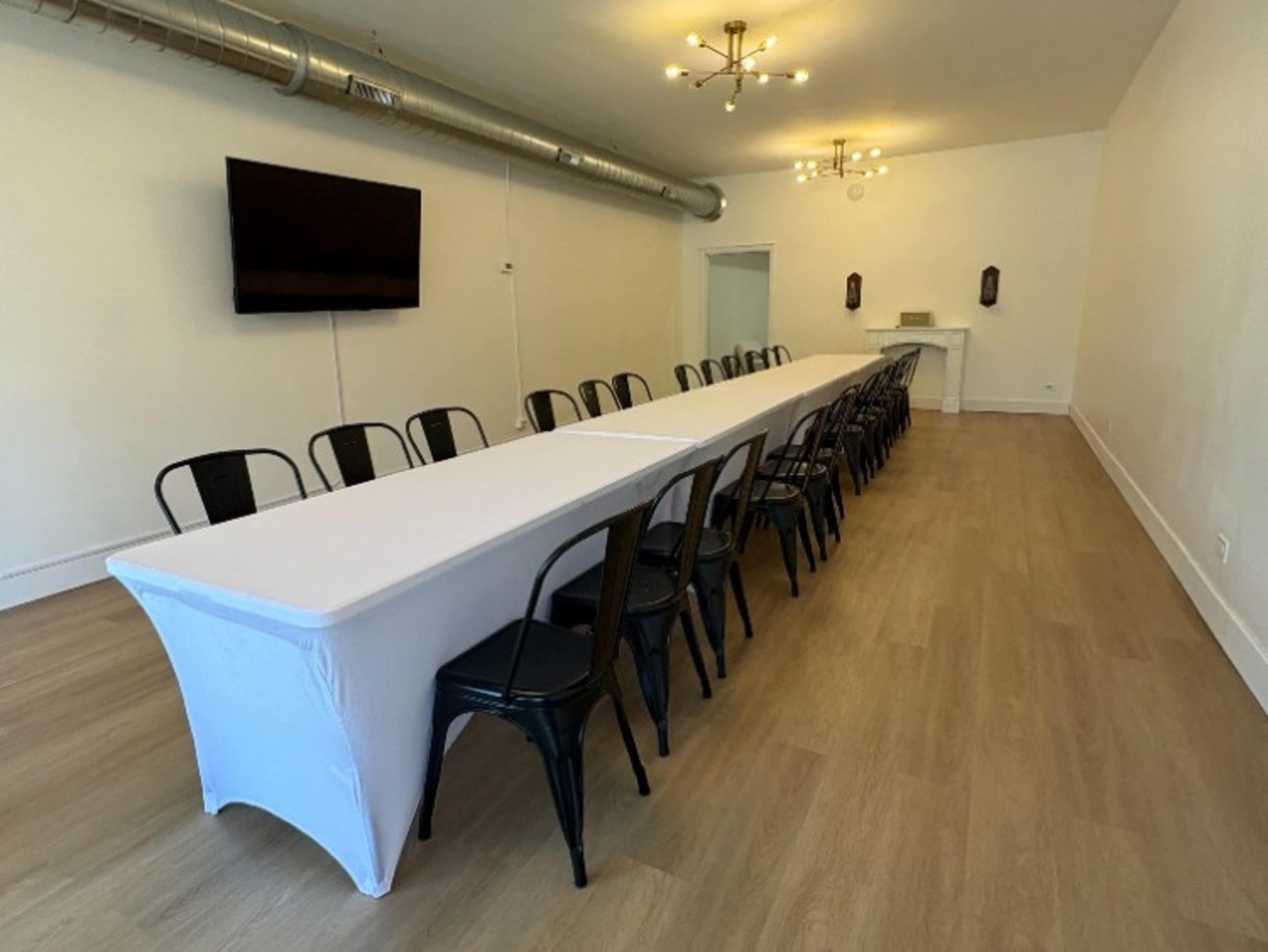 White Table Cloth Rental for Rectangular Tables