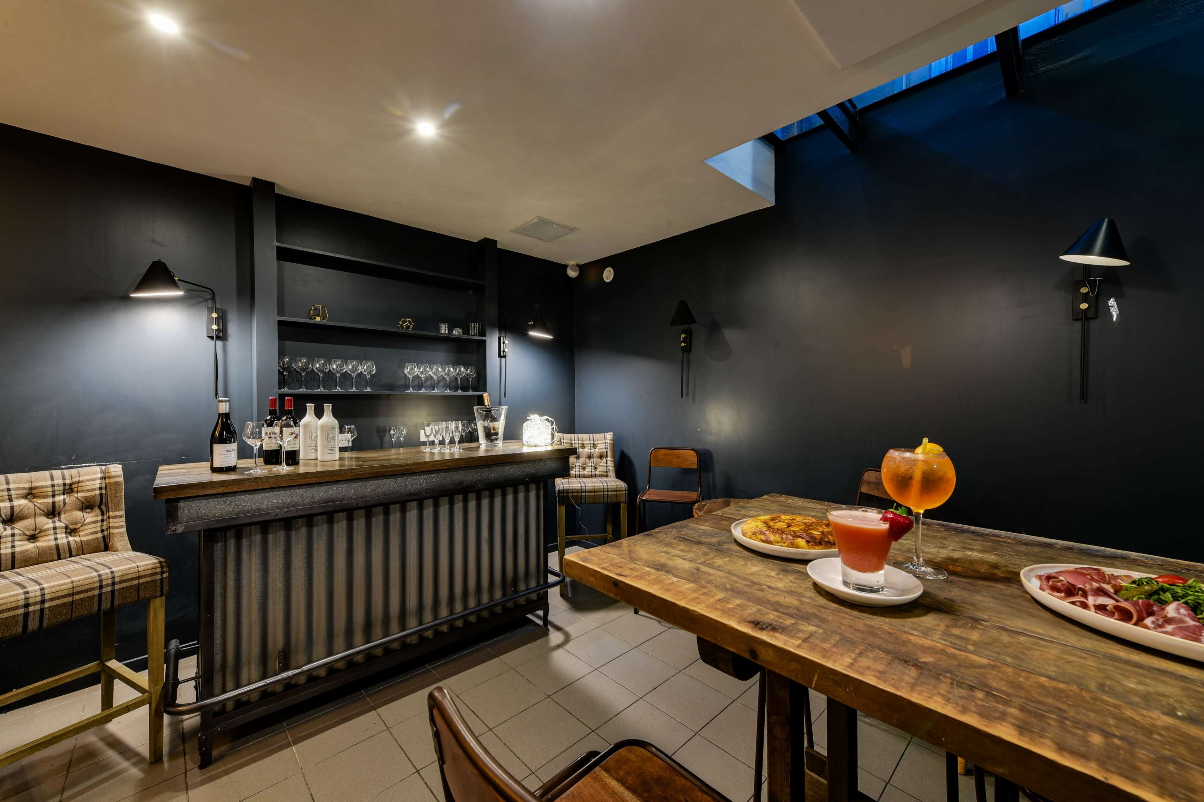 Restaurant au cœur de Batignolles Image in Épinettes, Paris, 