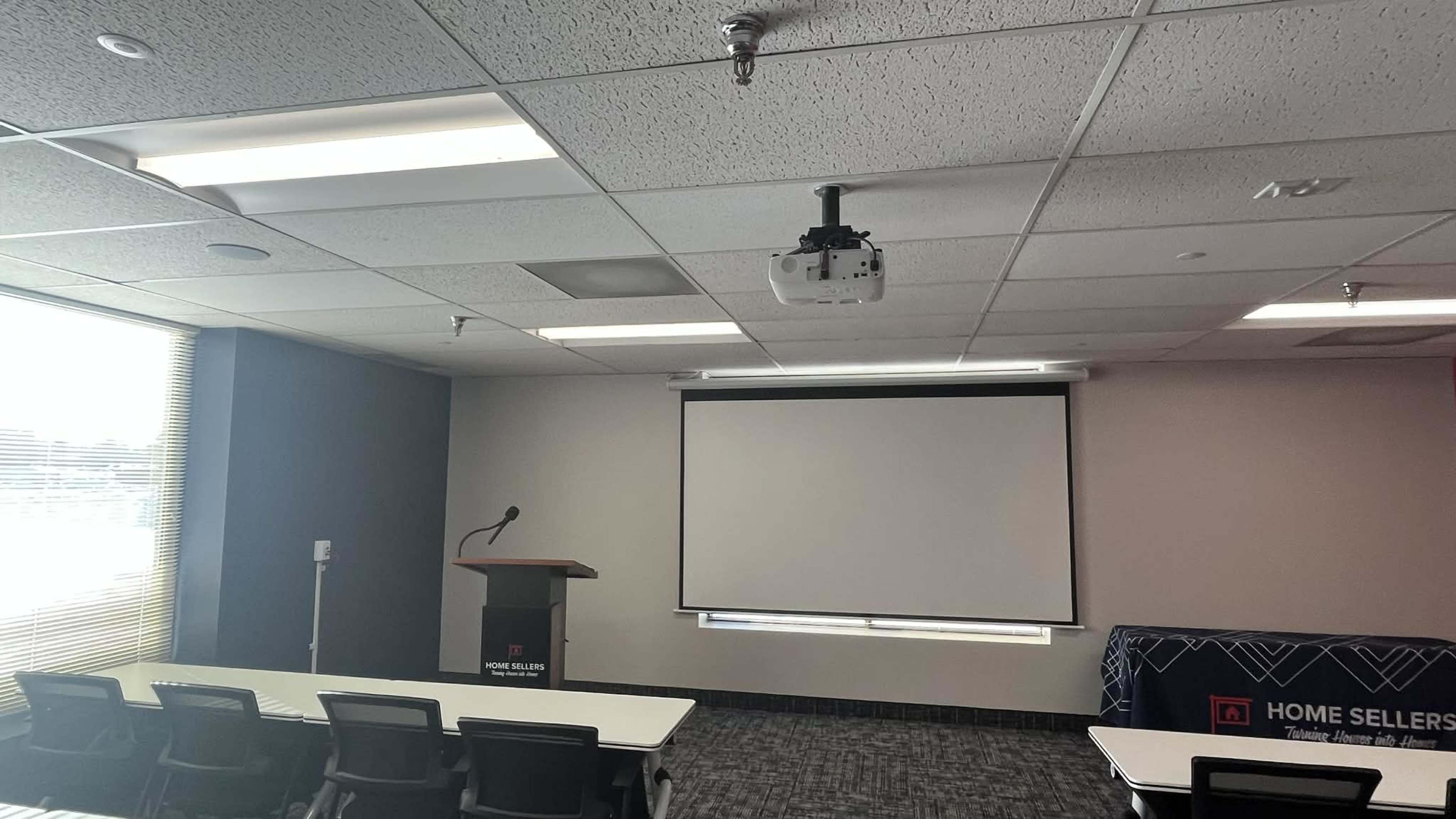 Midsize Training/Meeting Room Image in Roseville, Roseville, MN