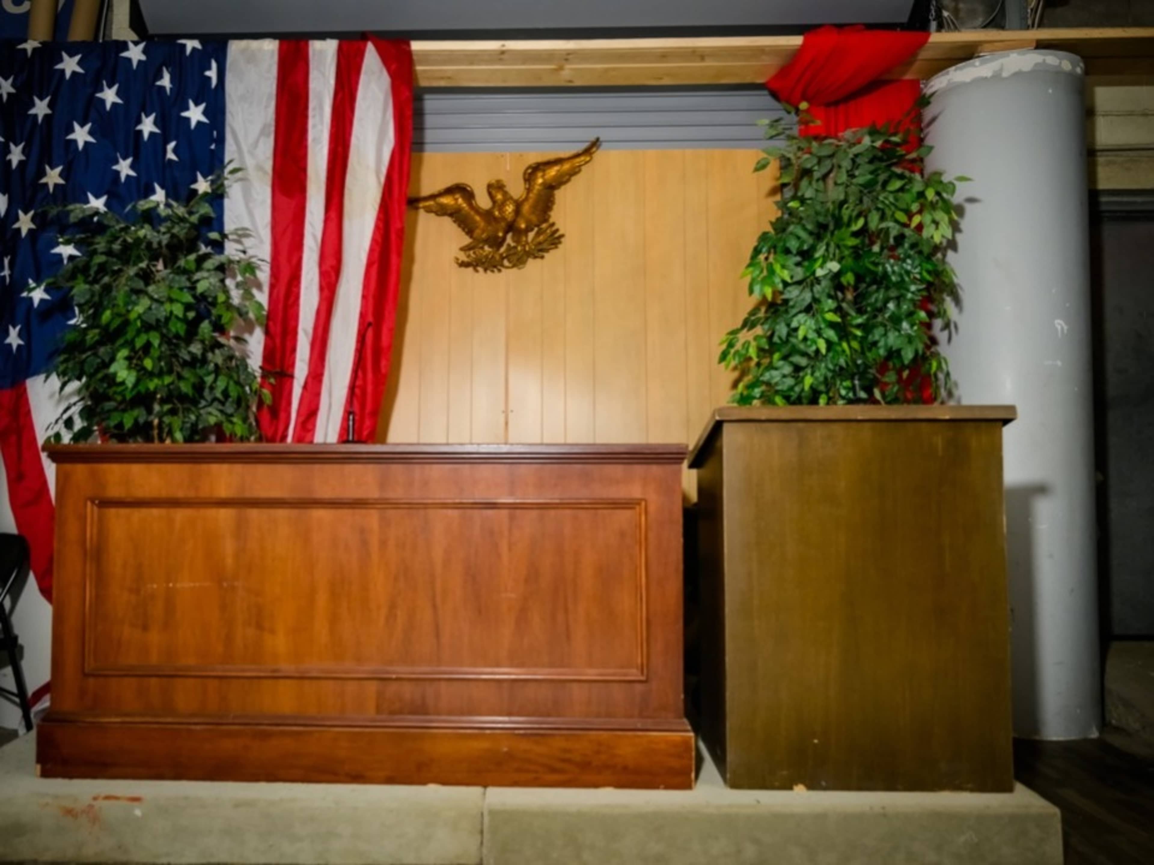 Court Bench 