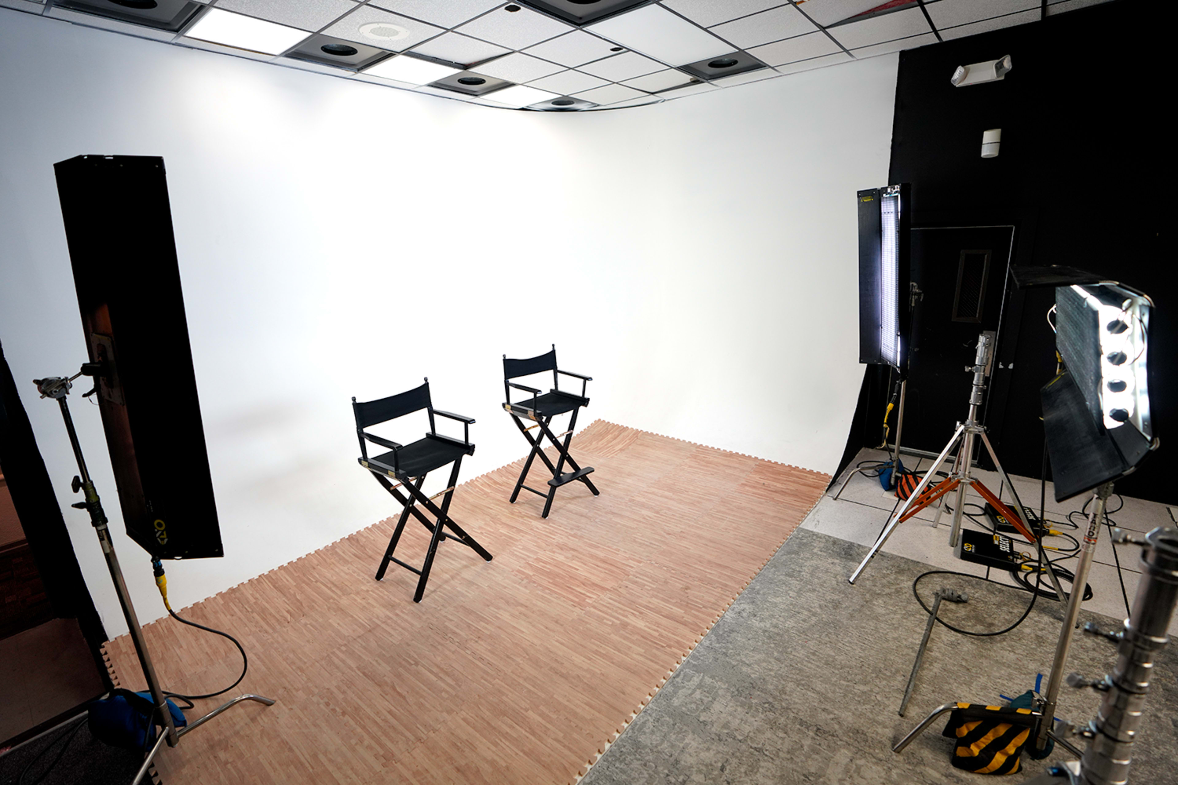 2 Wall Cyclorama and Photo / Video Studio Image in Northwest Side, San Antonio, TX