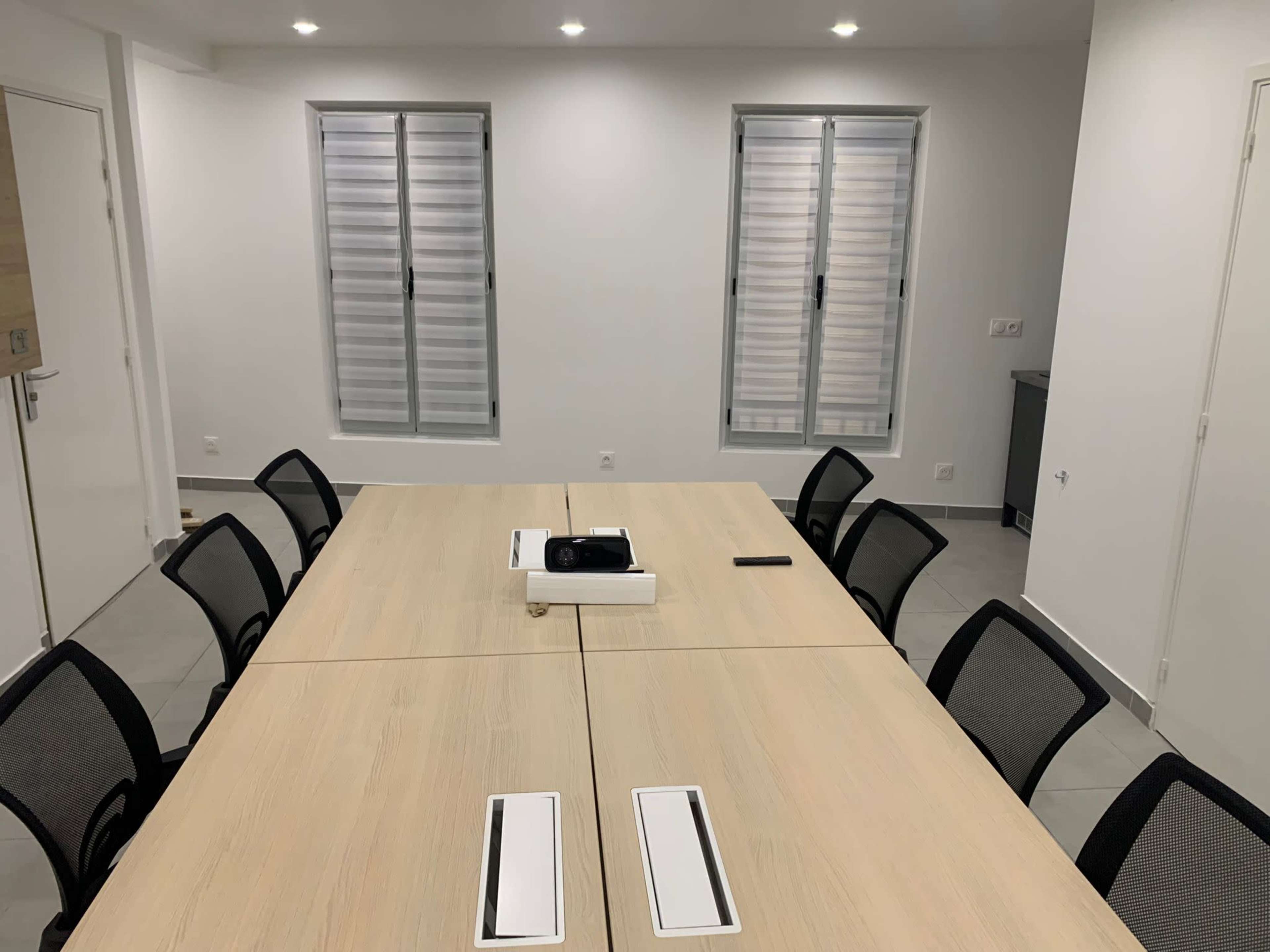 Salle de réunion, bureau avec équipements, salle de formation Image in , FONTENAY SOUS BOIS