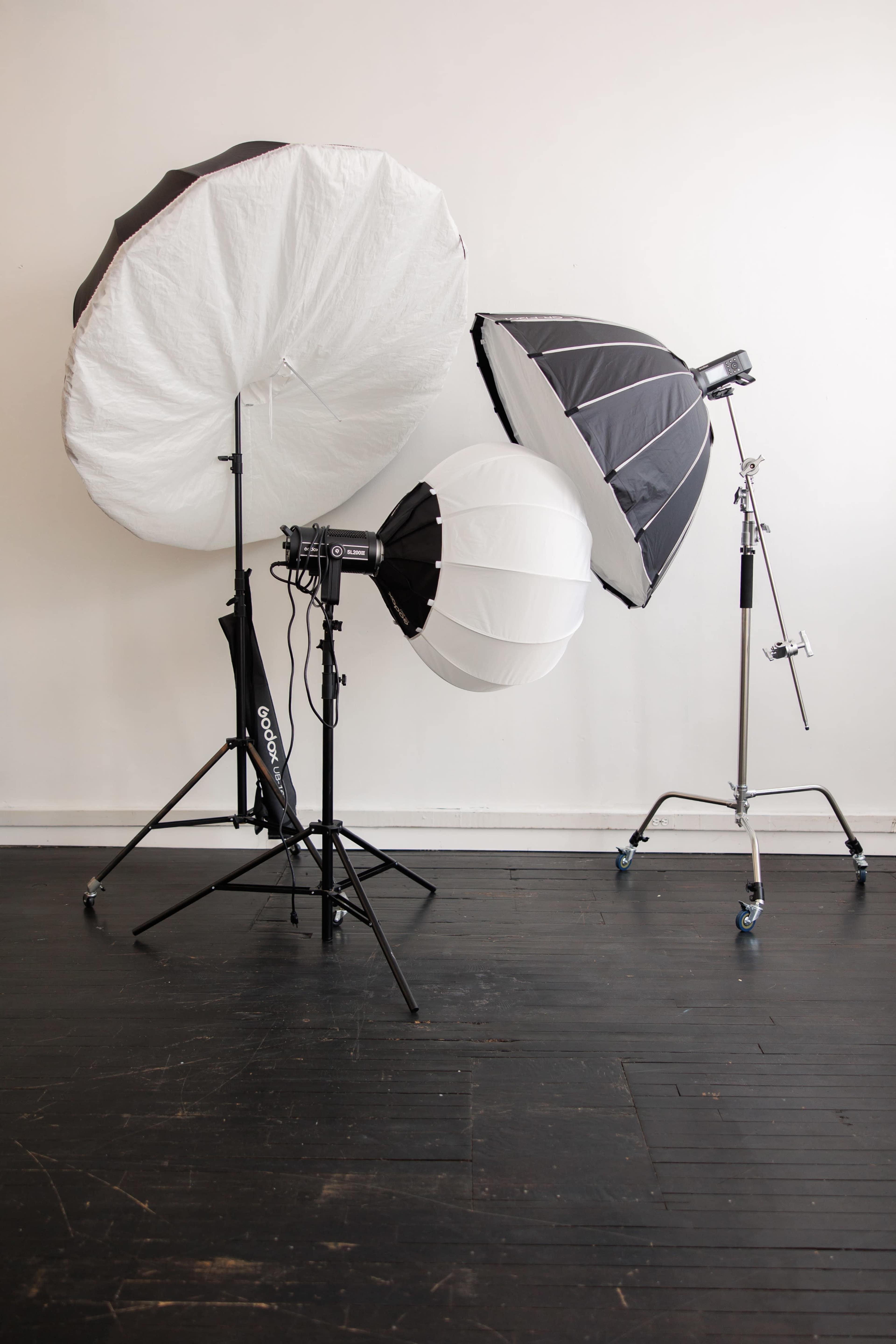 Large Airy Studio on the Fox River Image in Batavia Township, Batavia, IL