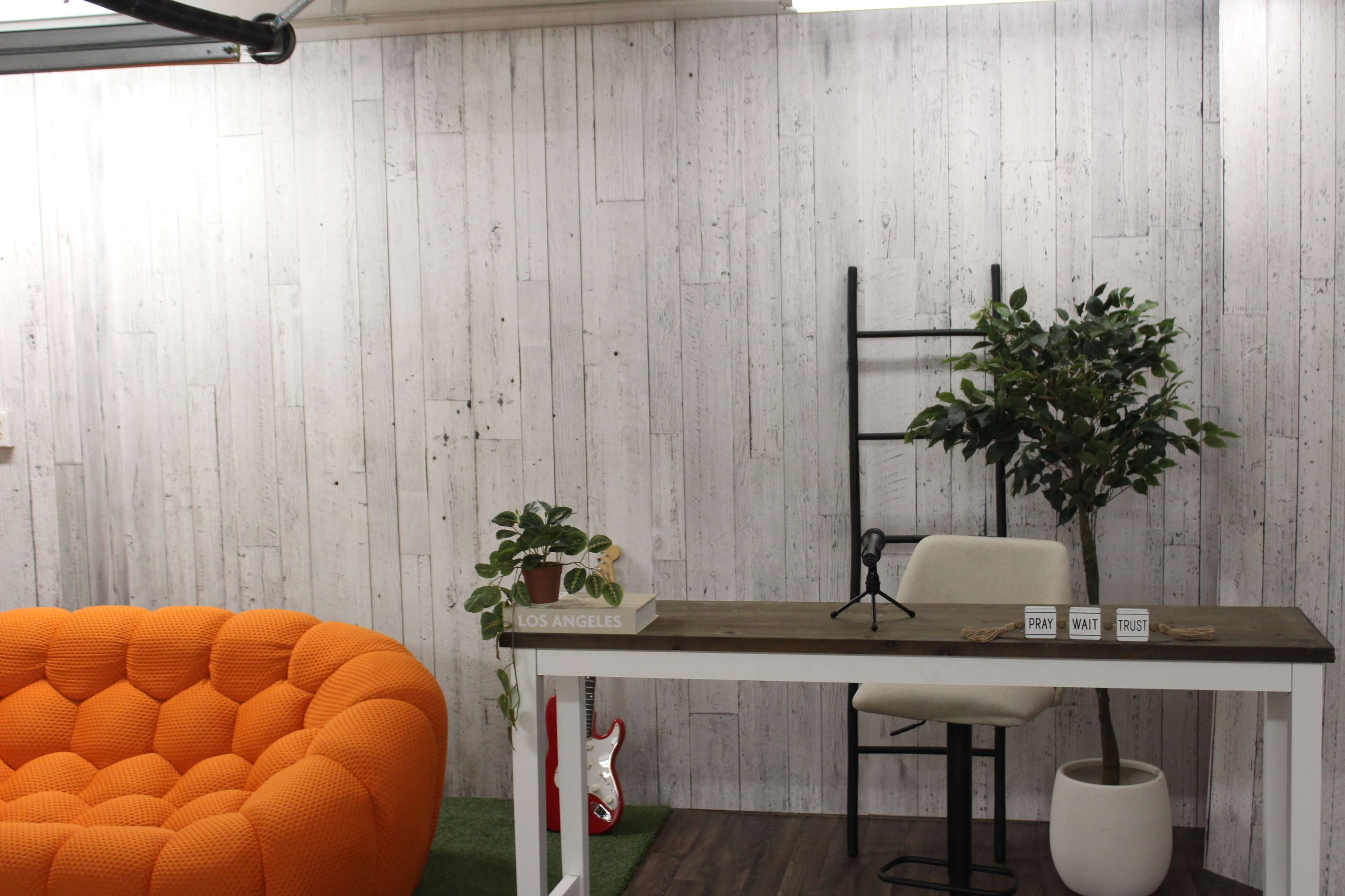 Eden Room- Green room with pops of colors. Relaxing Vibe. Creative playground Image in Fairfield Township, Lafayette, IN