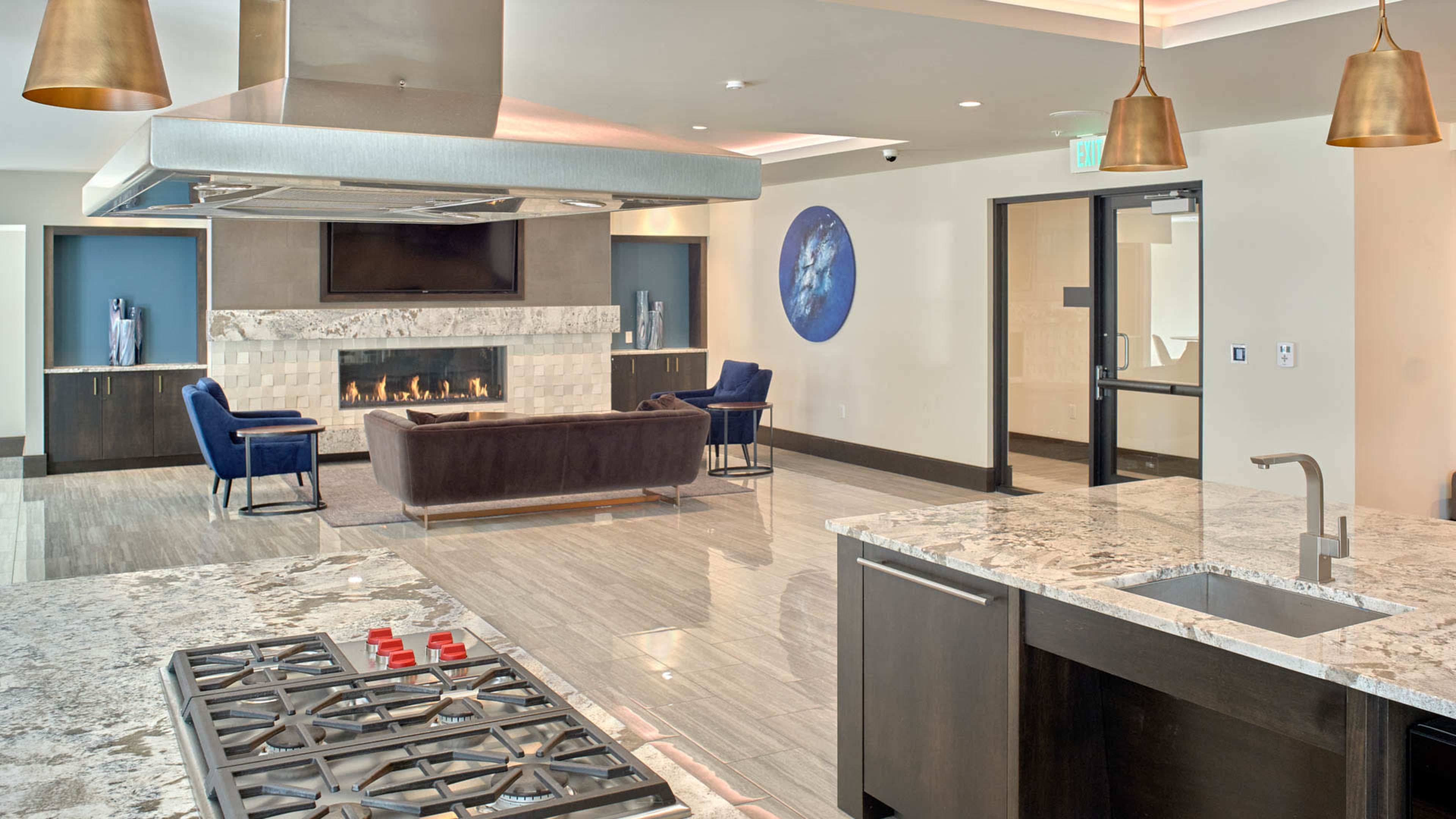 Spacious Entertaining Space with Full Kitchen Image in Downtown Seattle, Seattle, WA