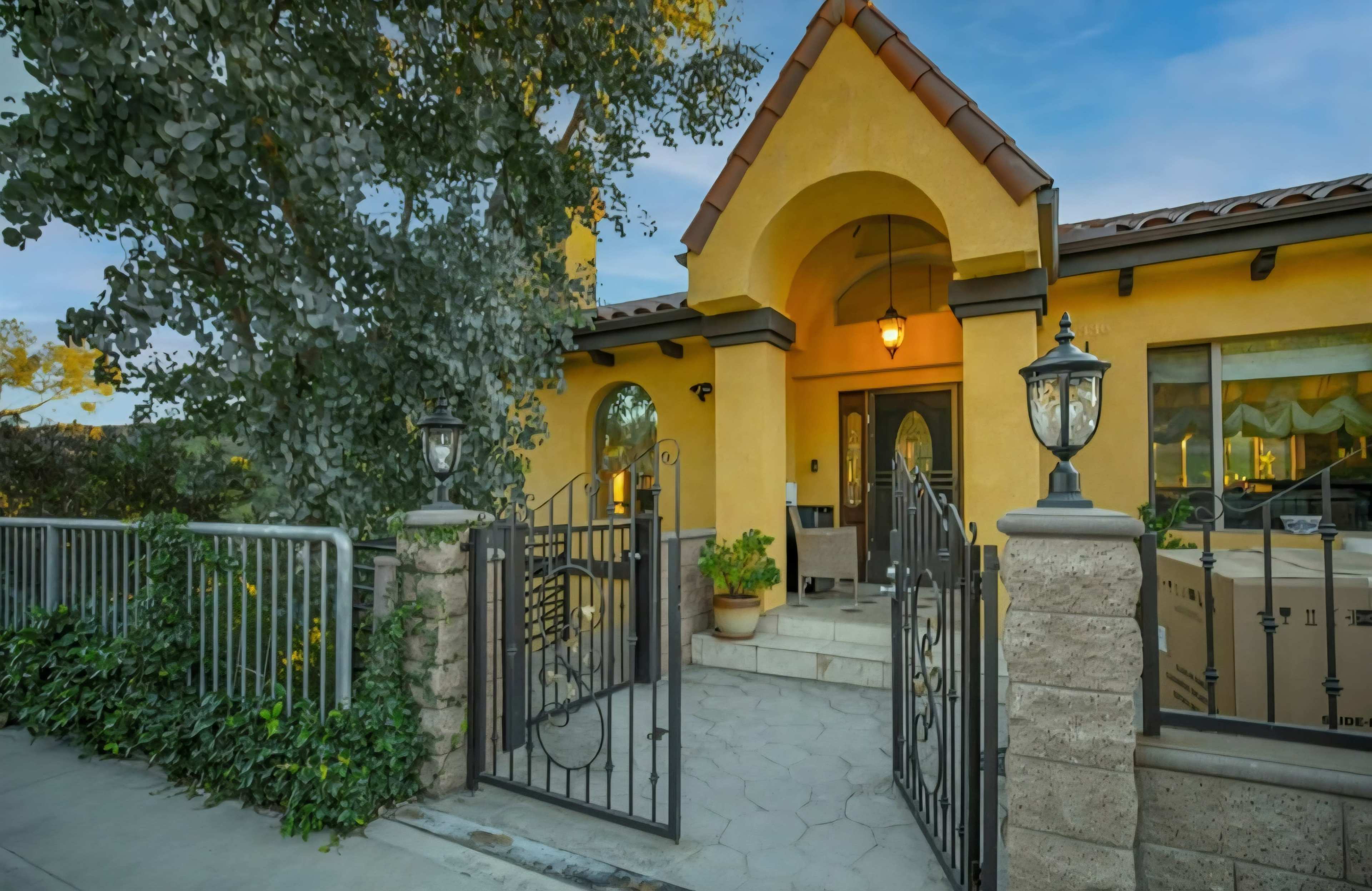 9336 Wayside Dr Shadow Hills CA 91040 Image in Shadow Hills, Sunland, CA