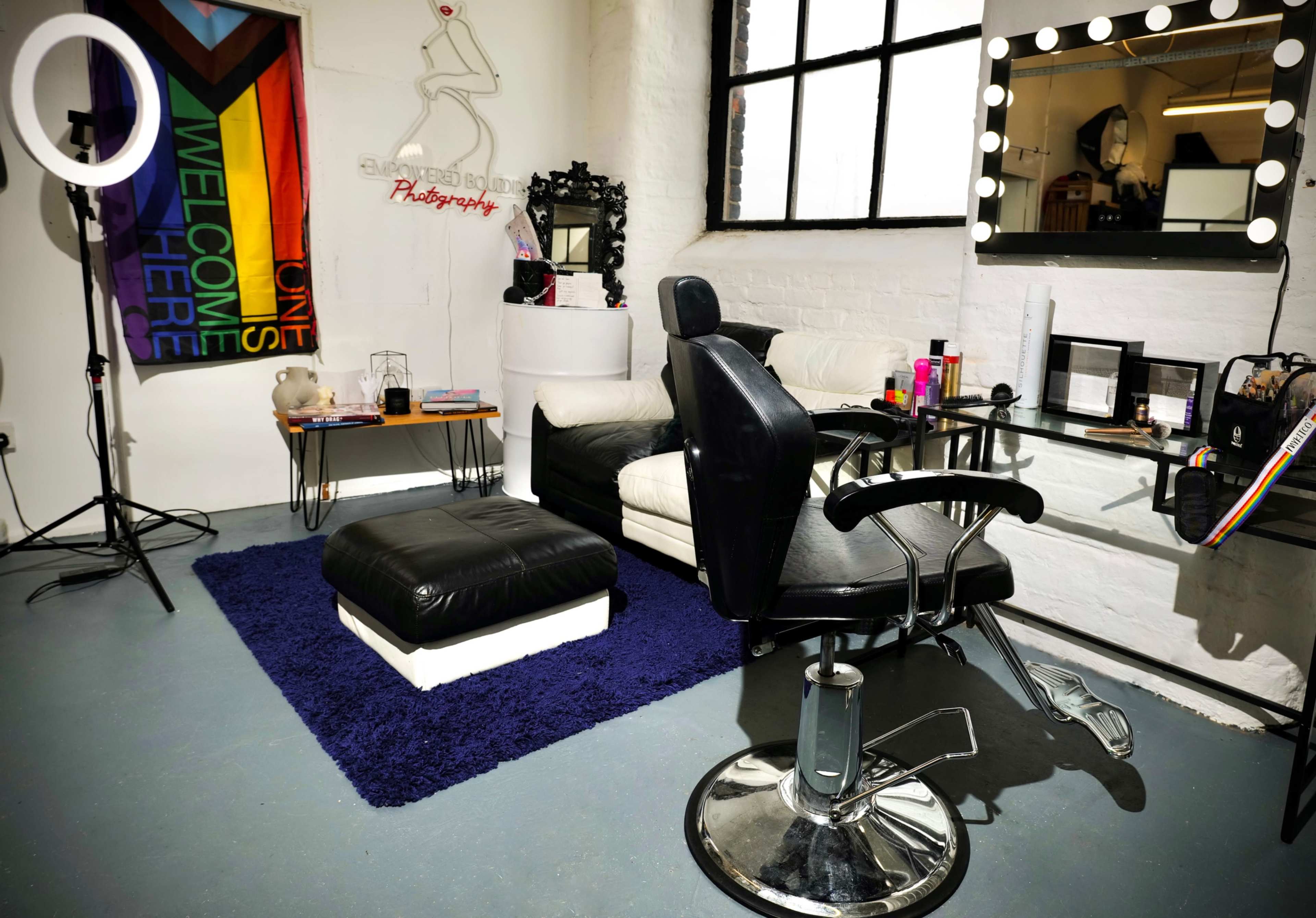Spacious photography studio providing a wide variety of backdrops Image in Manchester, Manchester, ENG