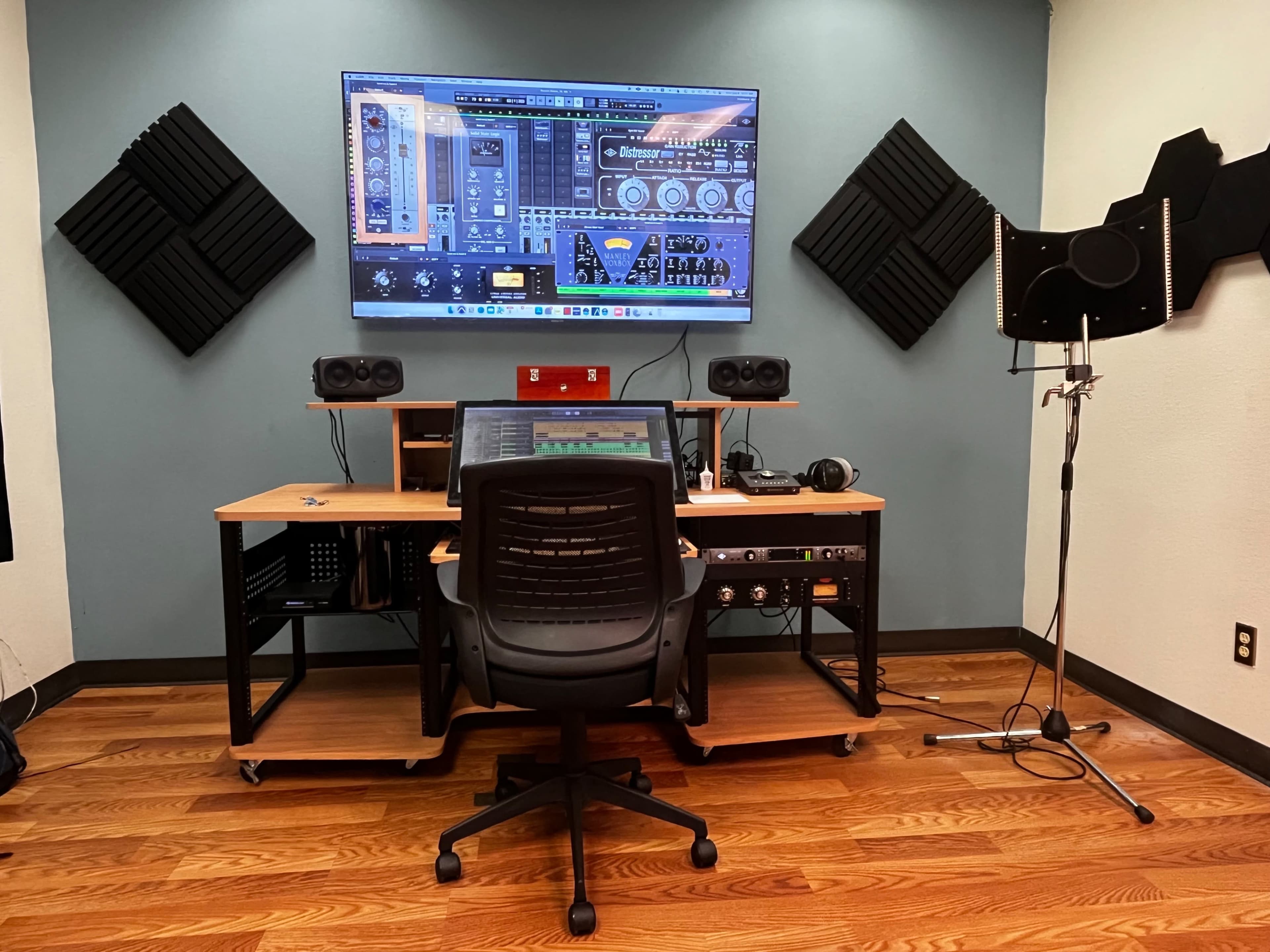 Super Private Recording Space! Image in Pantego, Pantego, TX