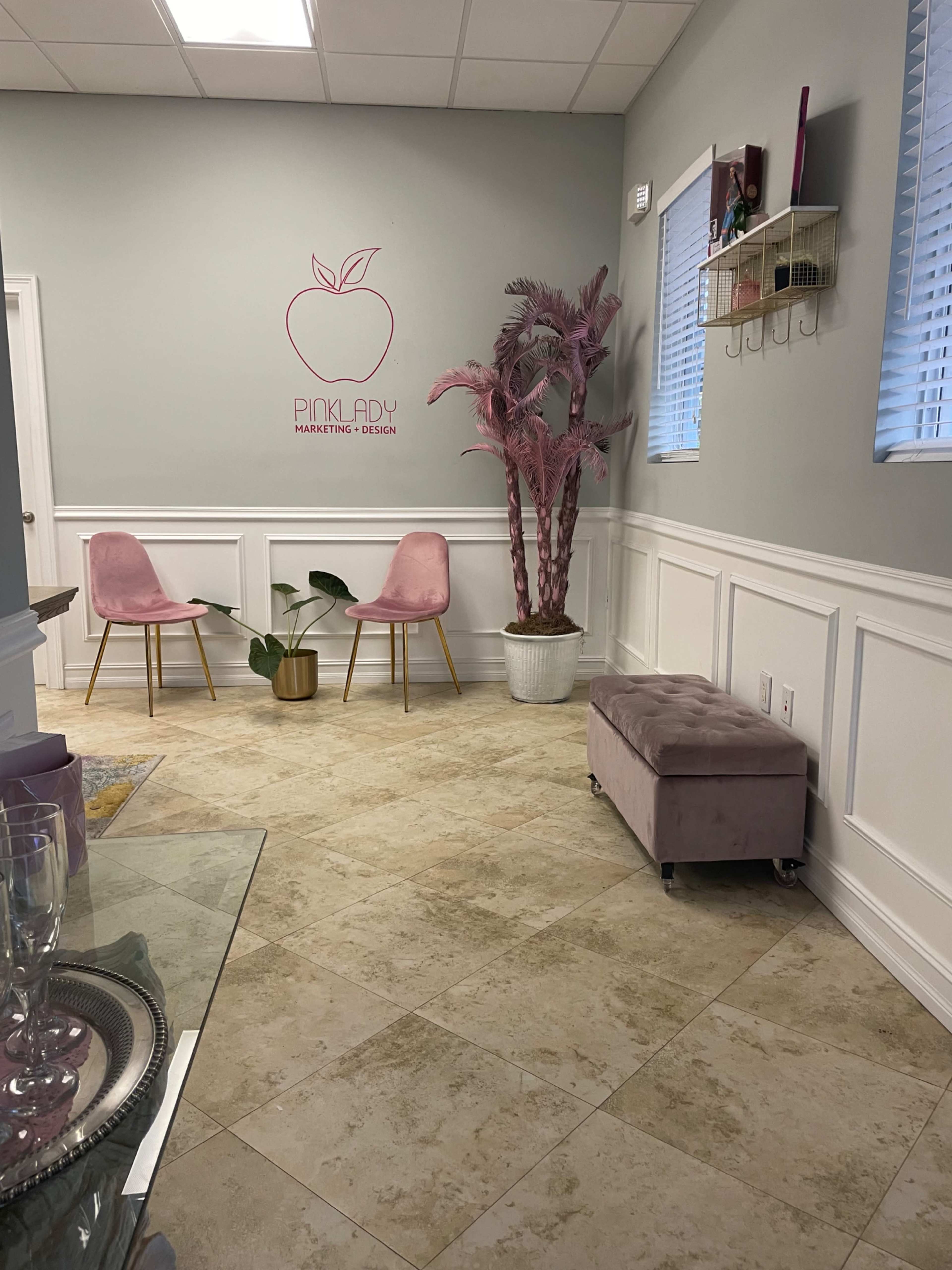 Unique Creative Studio for Workshops, Meetings or Professional Work. Image in Deerfield Beach, Deerfield Beach, FL