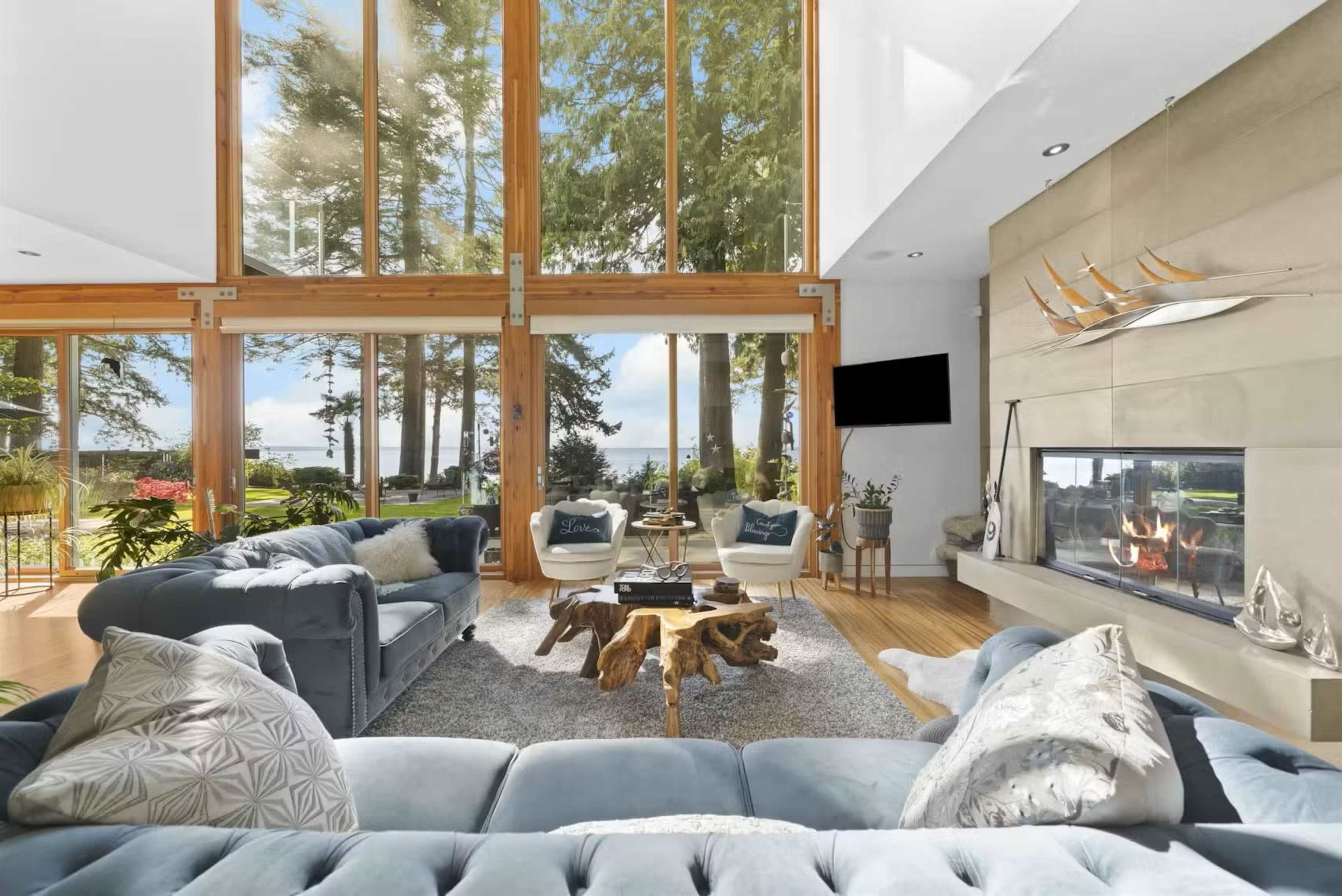 Private, Oceanfront Crescent Beach Home with Sunset Views Image in Surrey, Surrey, BC