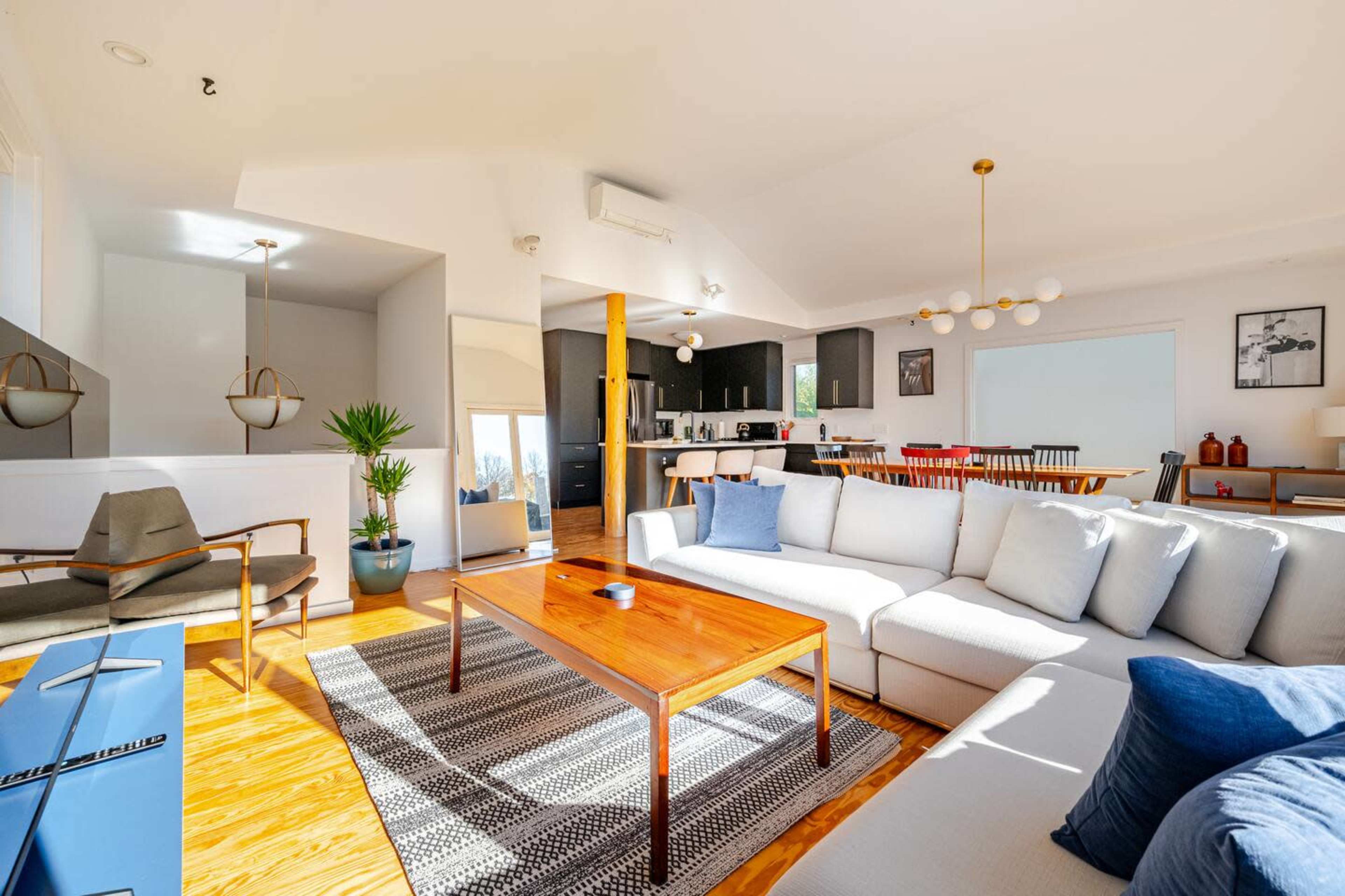 Modern Lakefront Retreat w. King Bed Image in Saugerties, Saugerties, NY