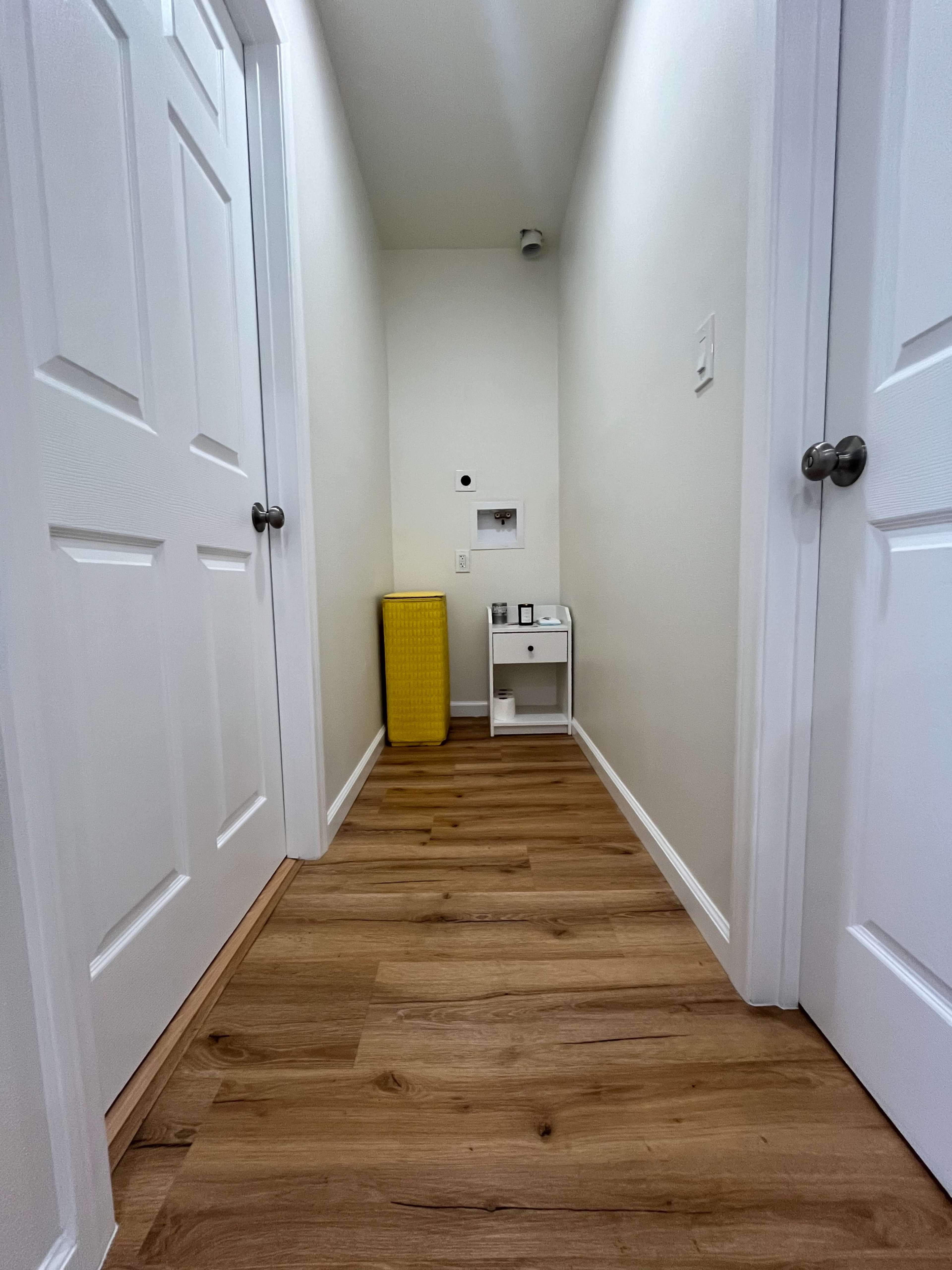 Creative Loft & Studio for Rent Near LAX | Perfect for Meetings, Creative Workspace, Professional Shoots Image in Hyde Park, Los Angeles, CA
