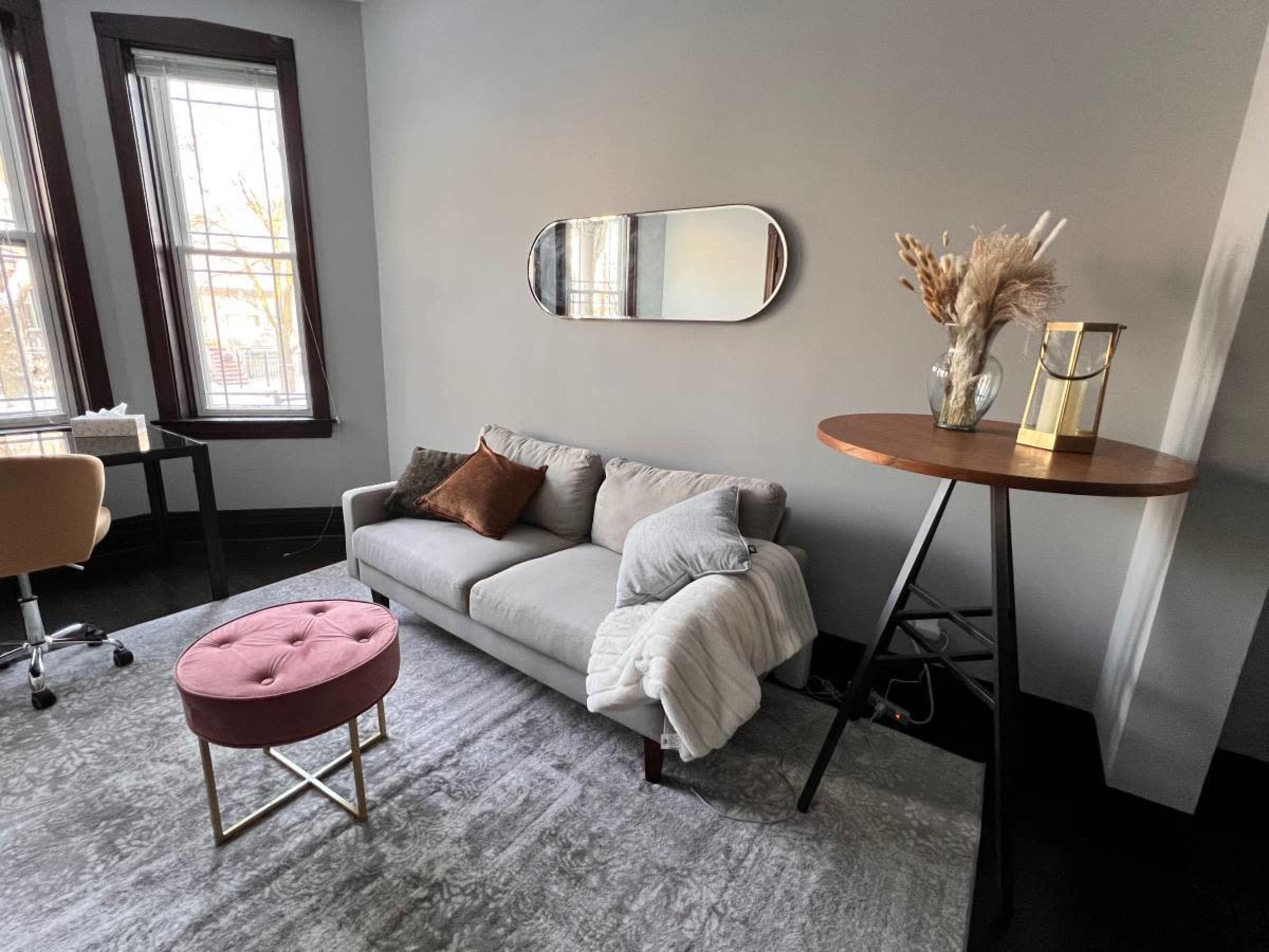 Logan Square Modern Apartment Image in Logan Square, Chicago, IL