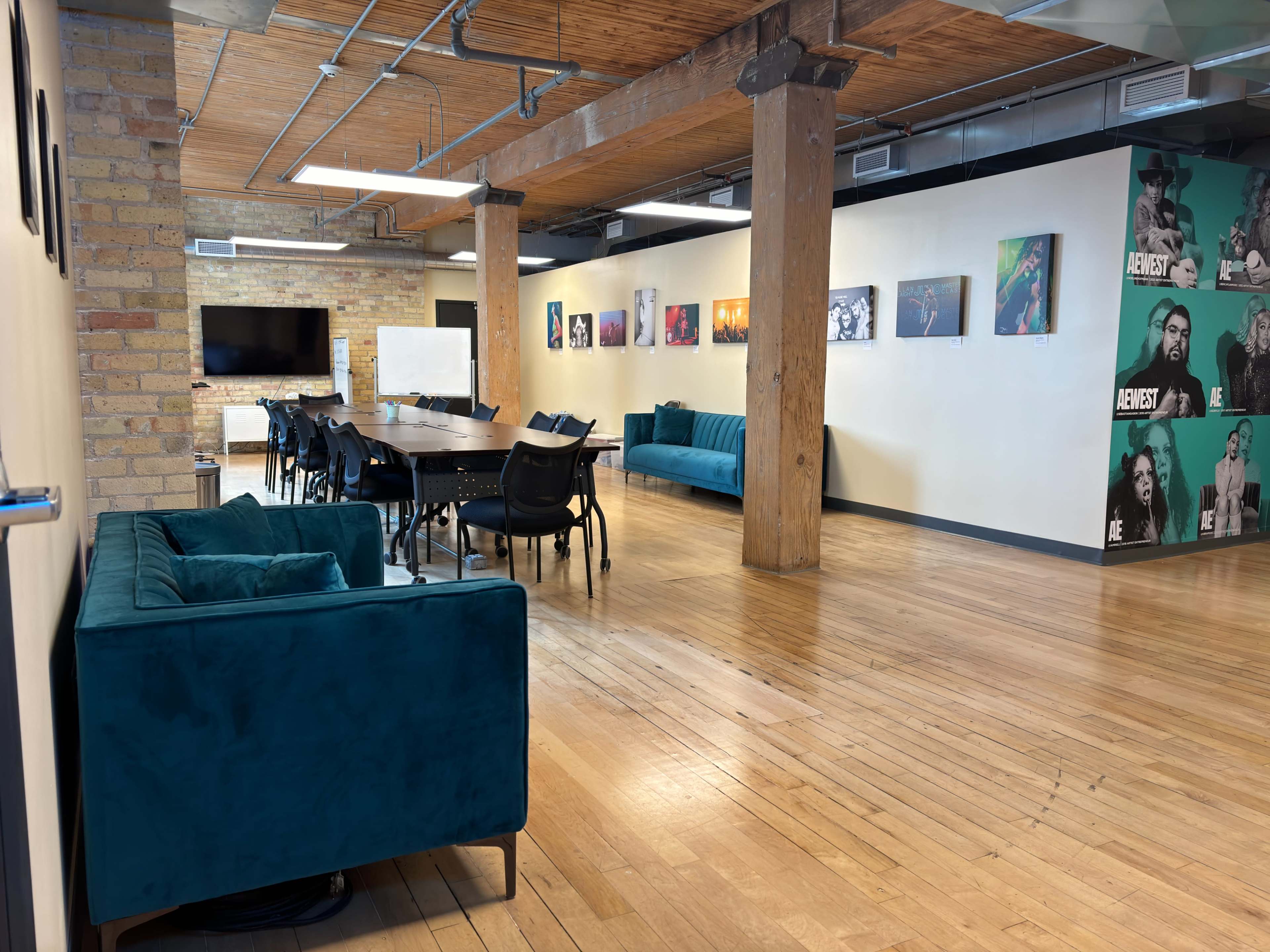Creative Event & Workshop Space in Toronto – Flexible Setup for Panels, Listening Parties & More Image in Kensington-Chinatown, Toronto, ON