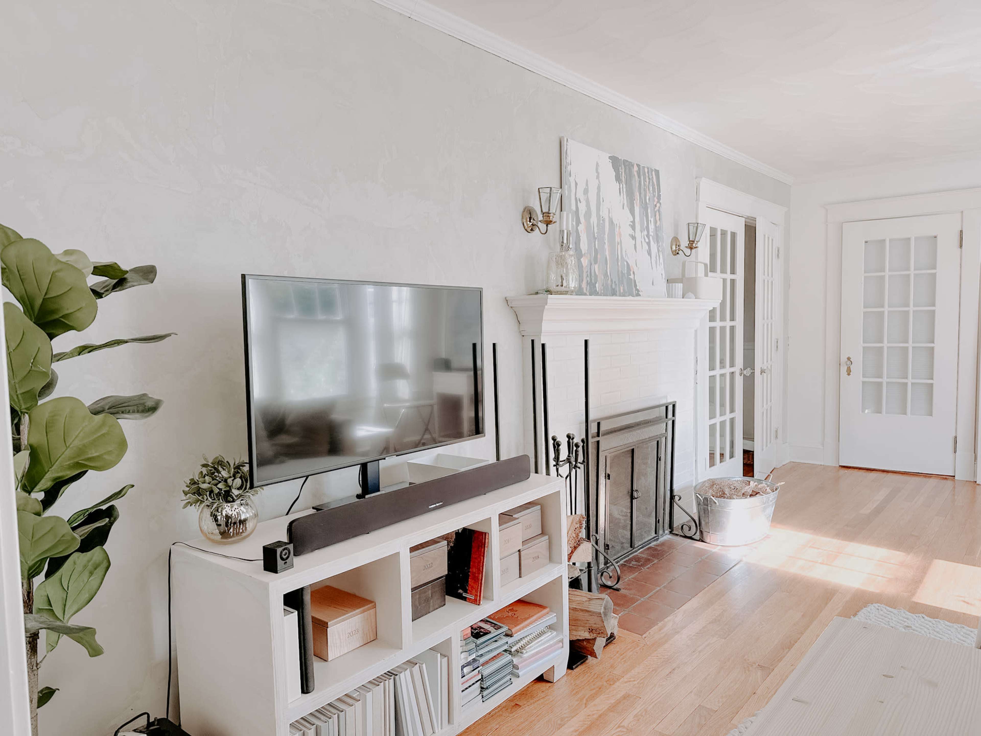 Neutral Scandinavian Inspired Natural Light Home Image in Middletown, Middletown, CT