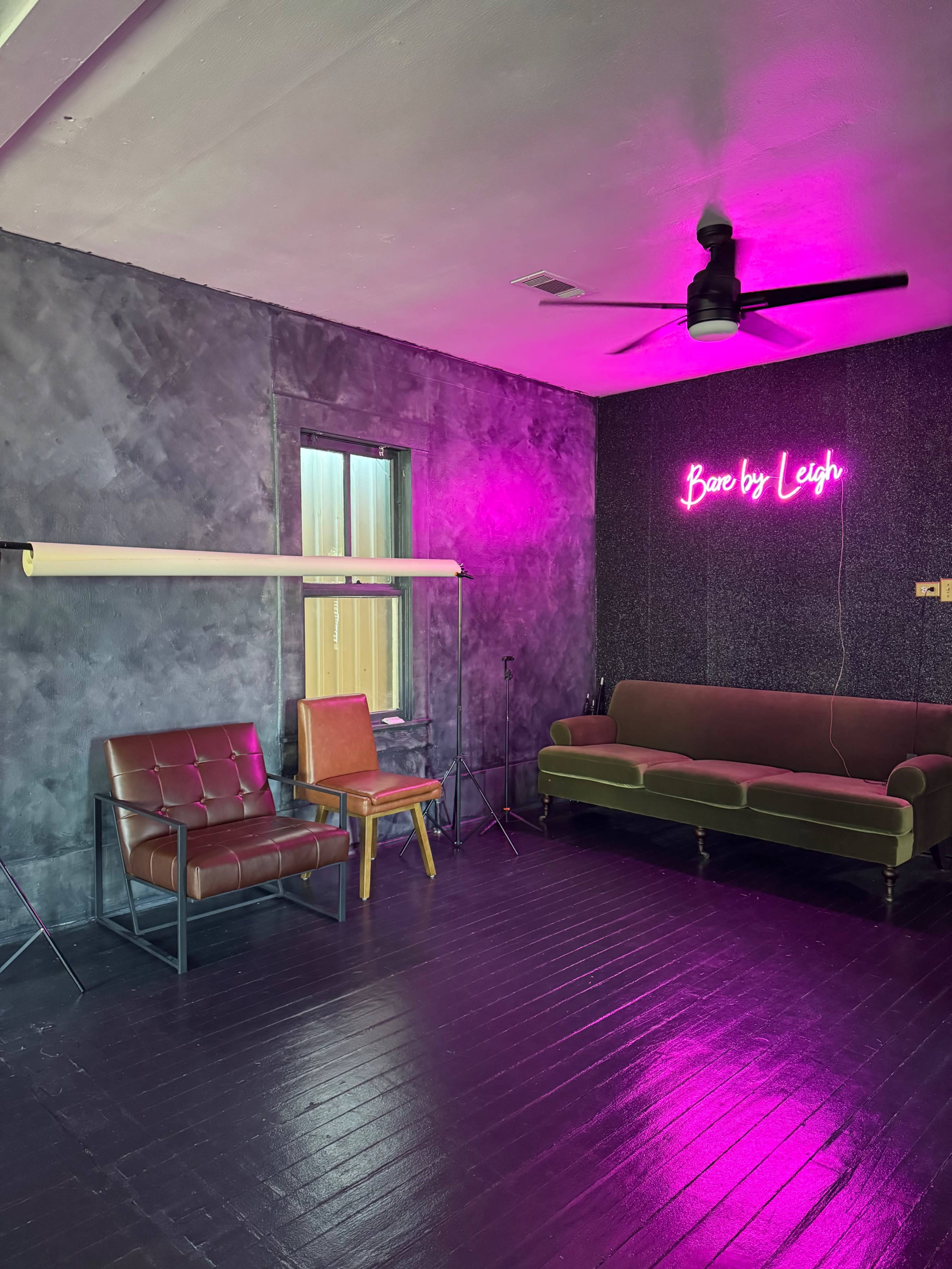 Old town Spring Natural light portrait studio Image in Ribinson, Spring, TX