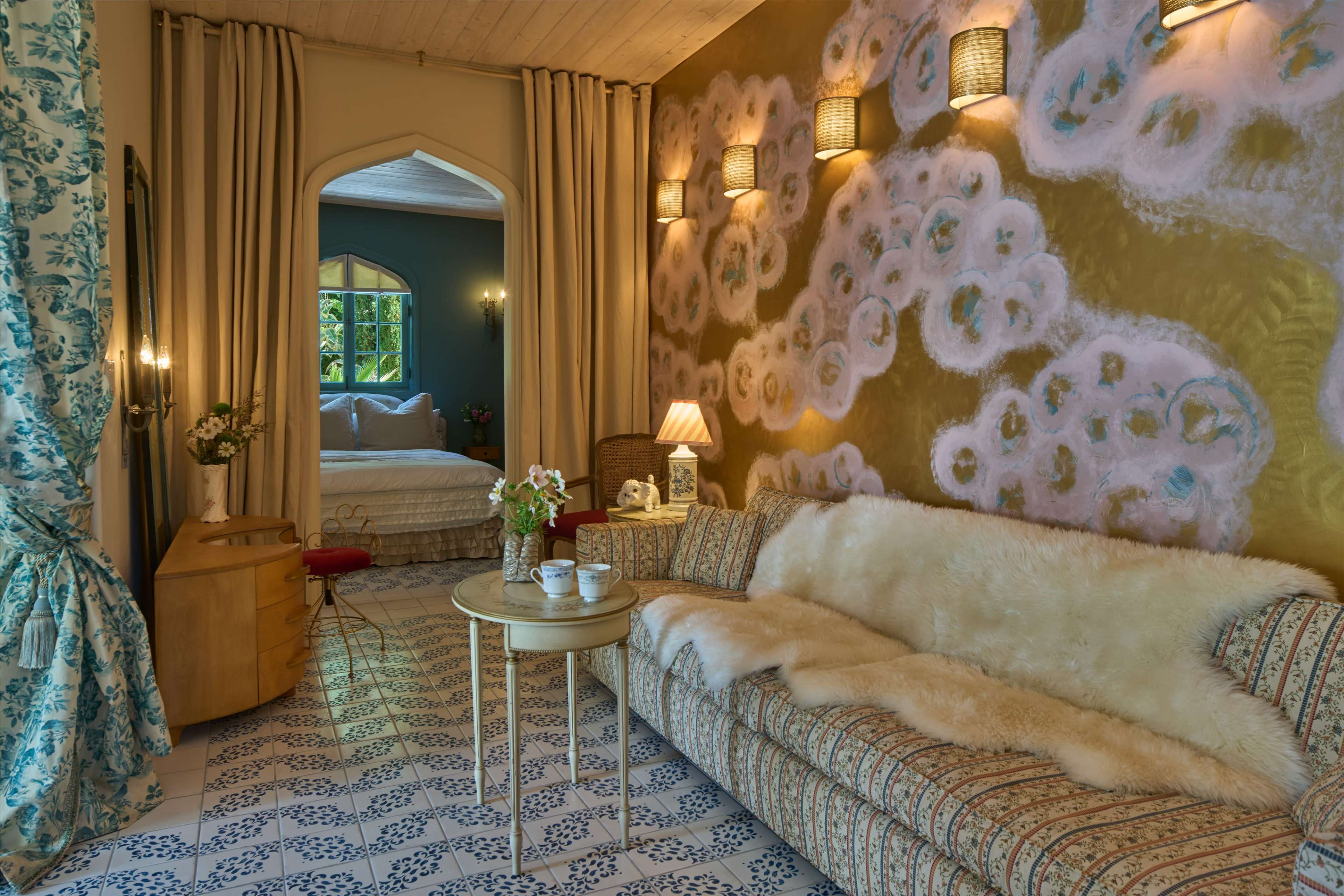 Whimsical Cottage Cottage Bungalow in Lush Gardens Image in Arlington Heights, los angeles, CA