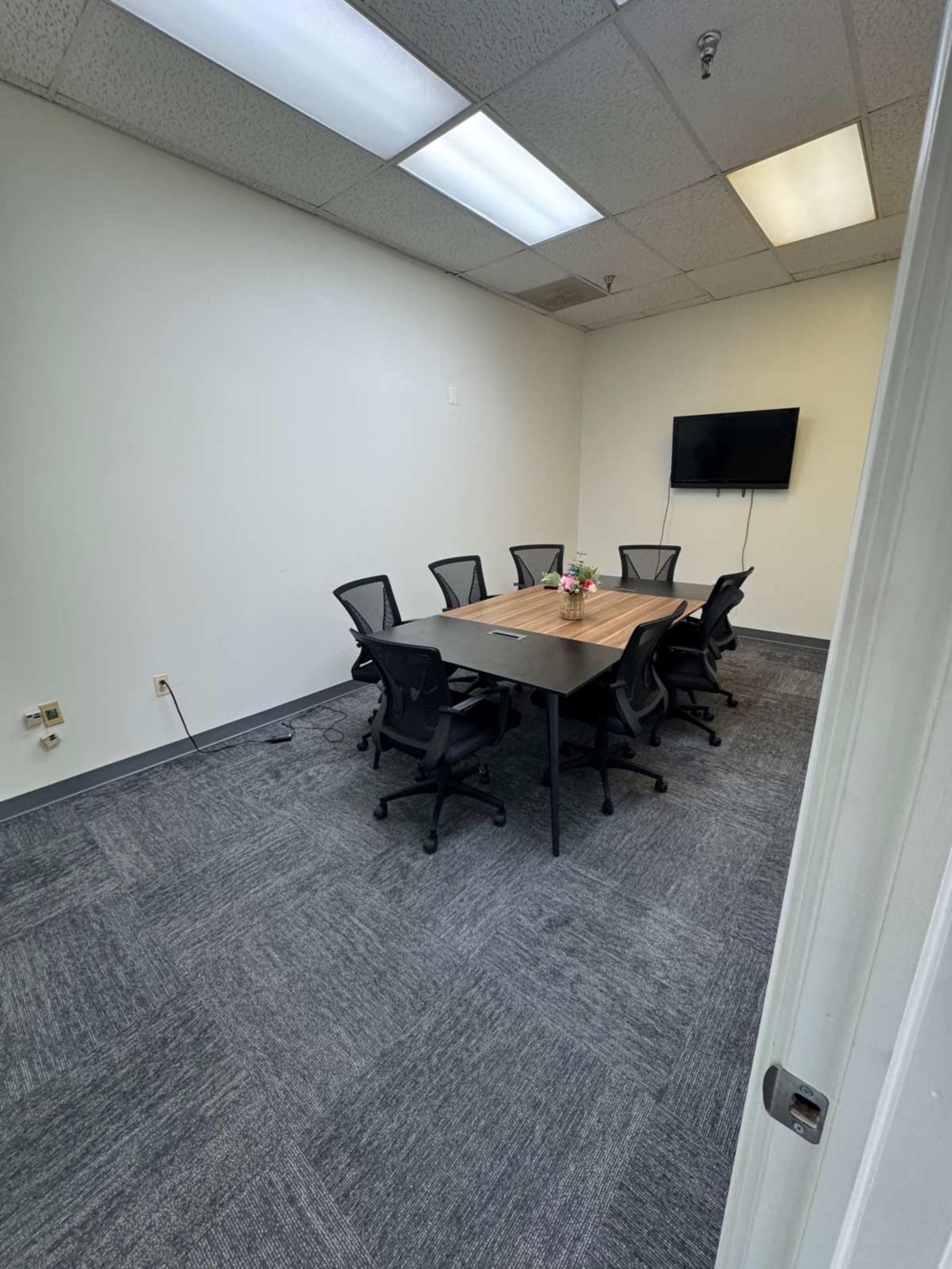 Office space,  party, celebration or church service Image in Glenn Dale, Lanham, MD
