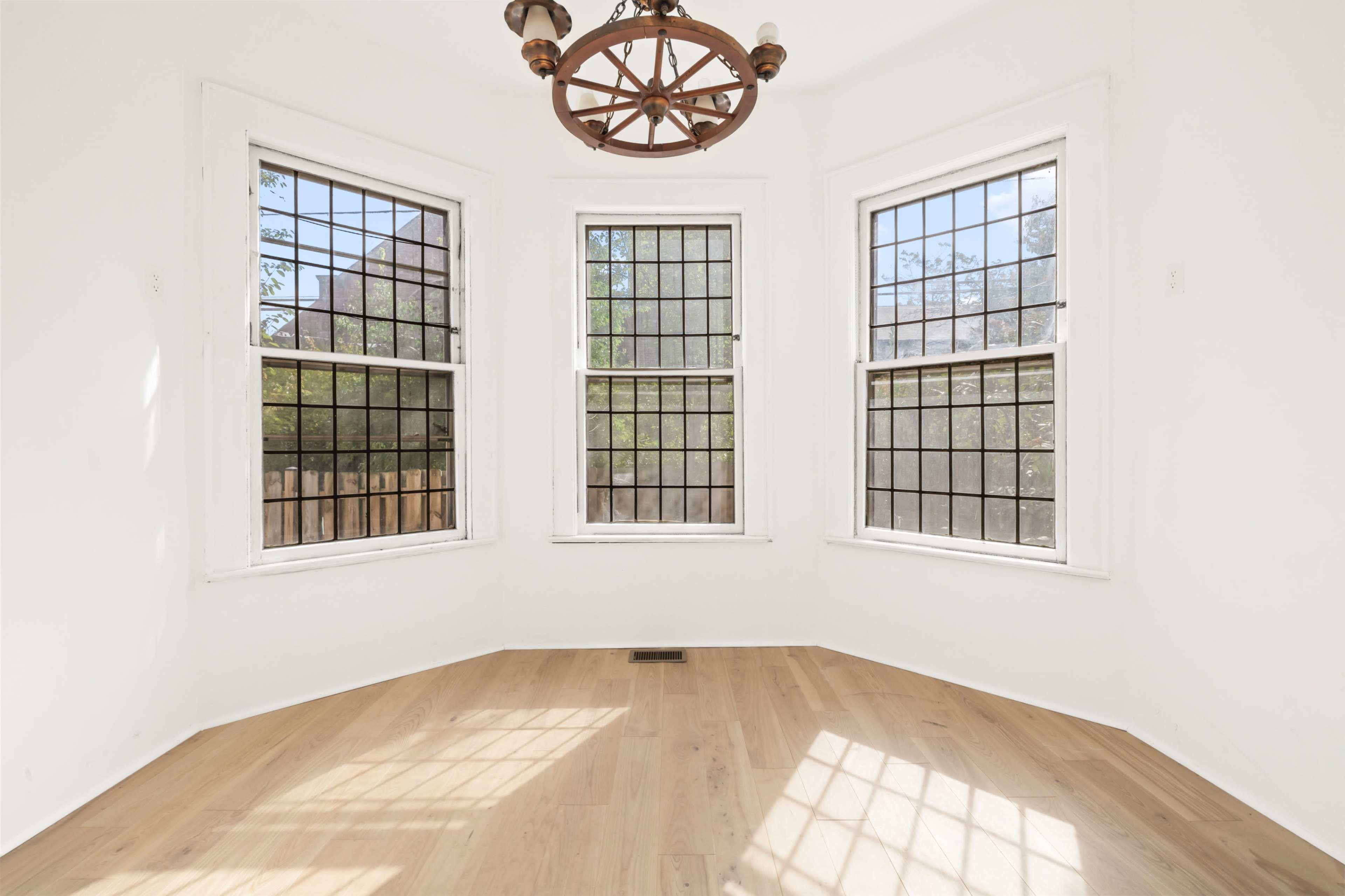 Historic Colonial Home For Rent In Forest Hills Image in Forest Hill, Newark, NJ