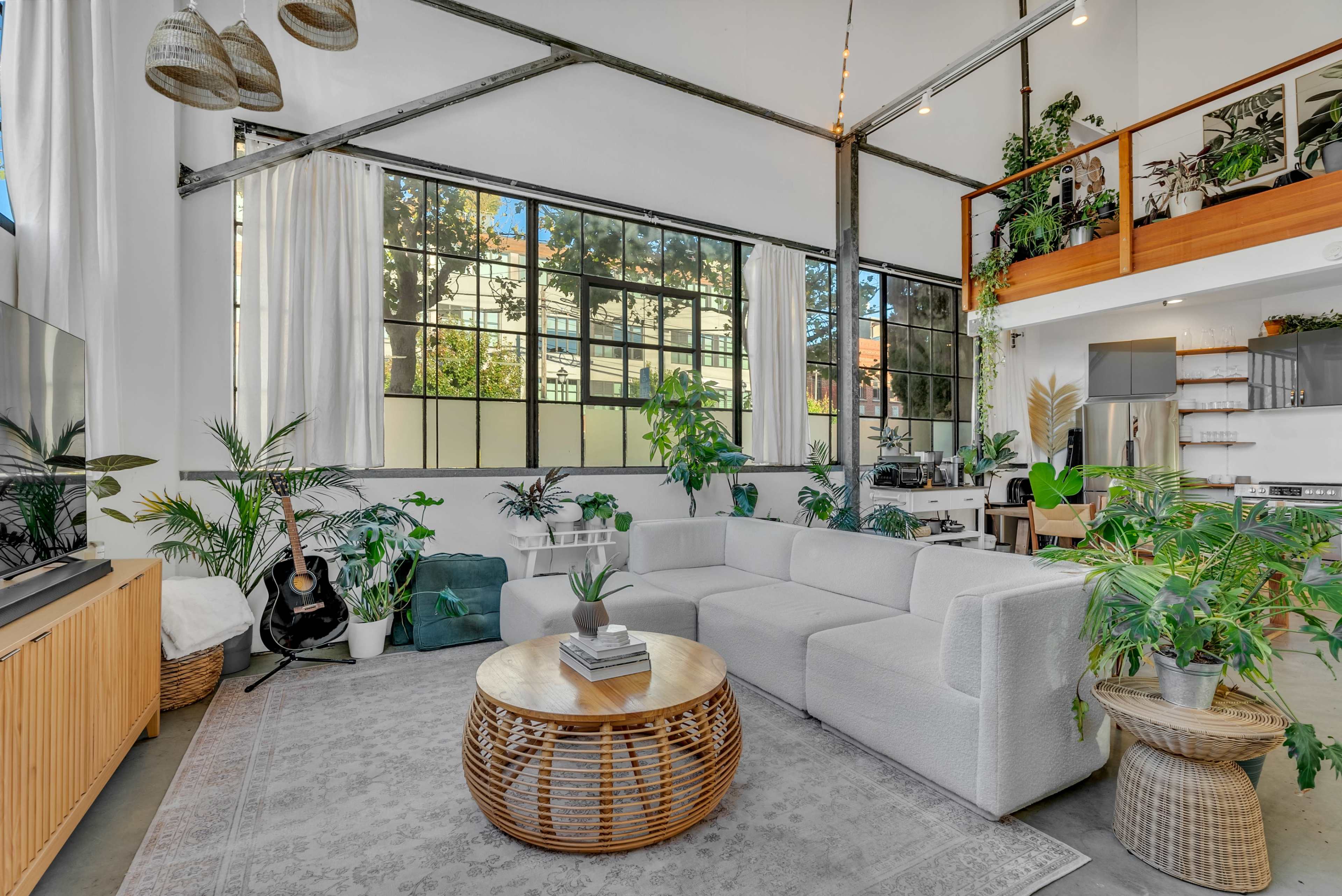 Dogpatch Loft with tons of natural light and thoughtful decor Image in Dogpatch, San Francisco, CA