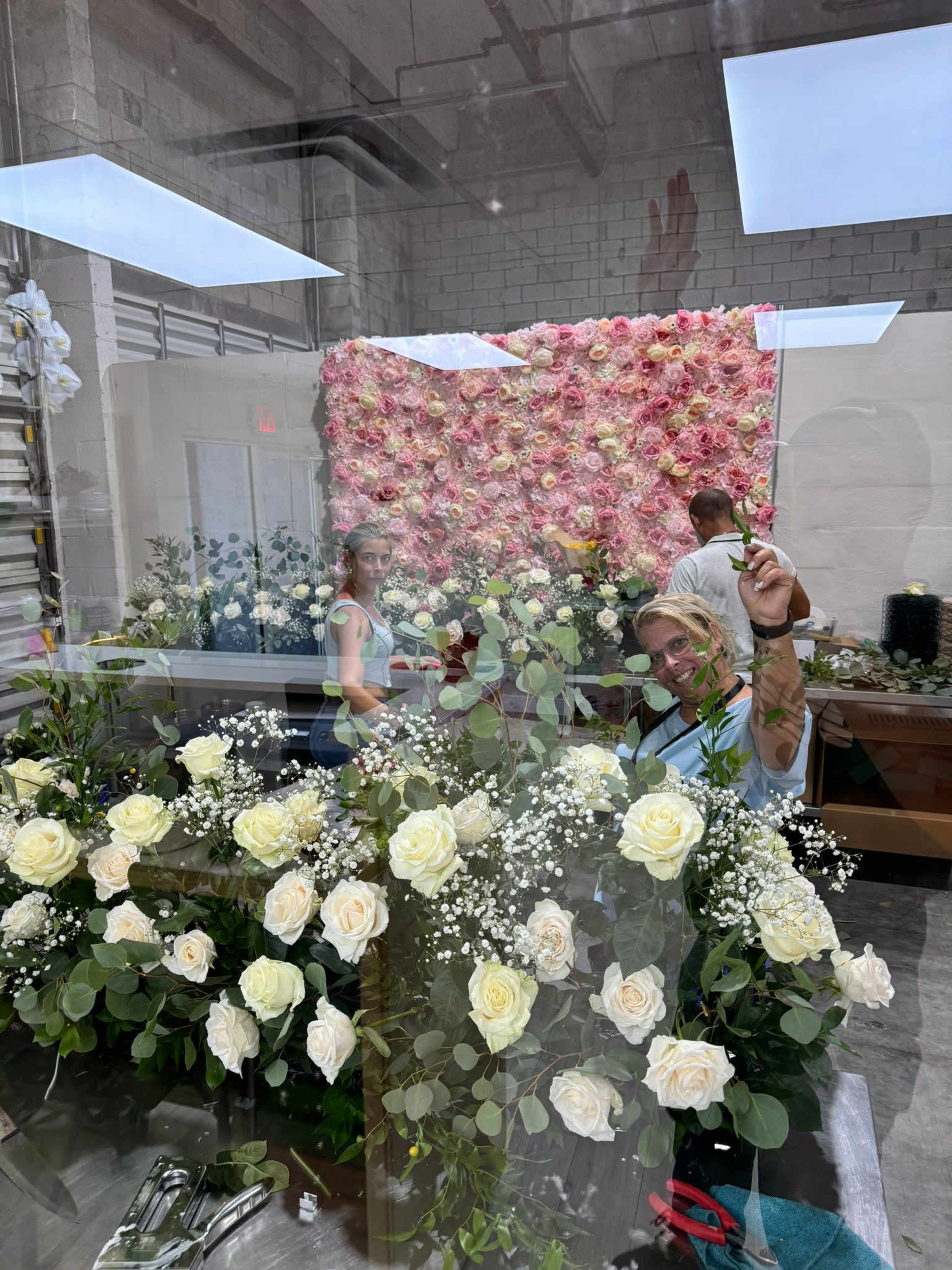 Florist Flex space with lots of space and walk-in cooler Image in Hialeah, HIALEAH, FL