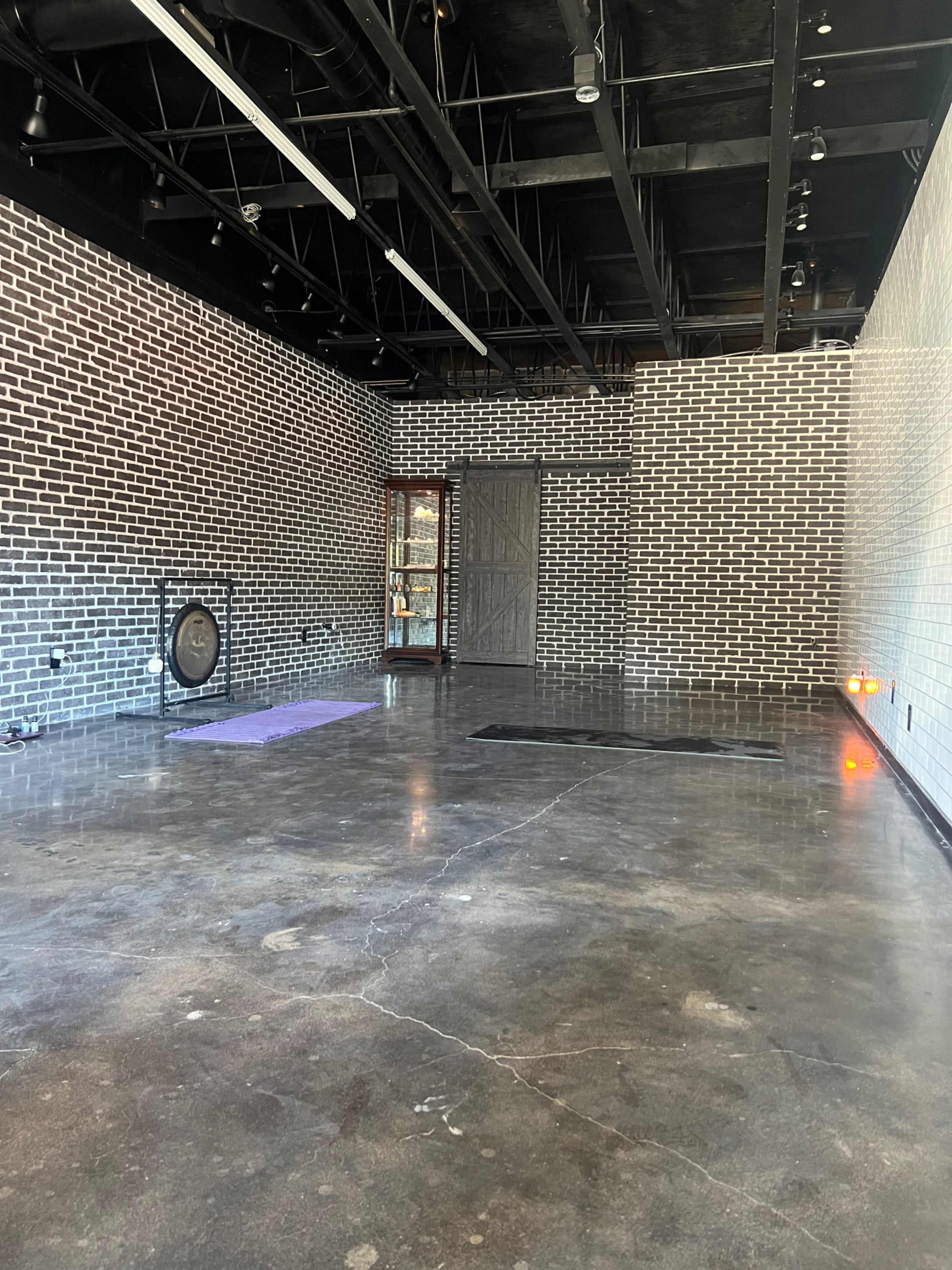 Studio photos dance yoga industrial rustic roomy open Image in Woodland Hills, Woodland Hills, CA