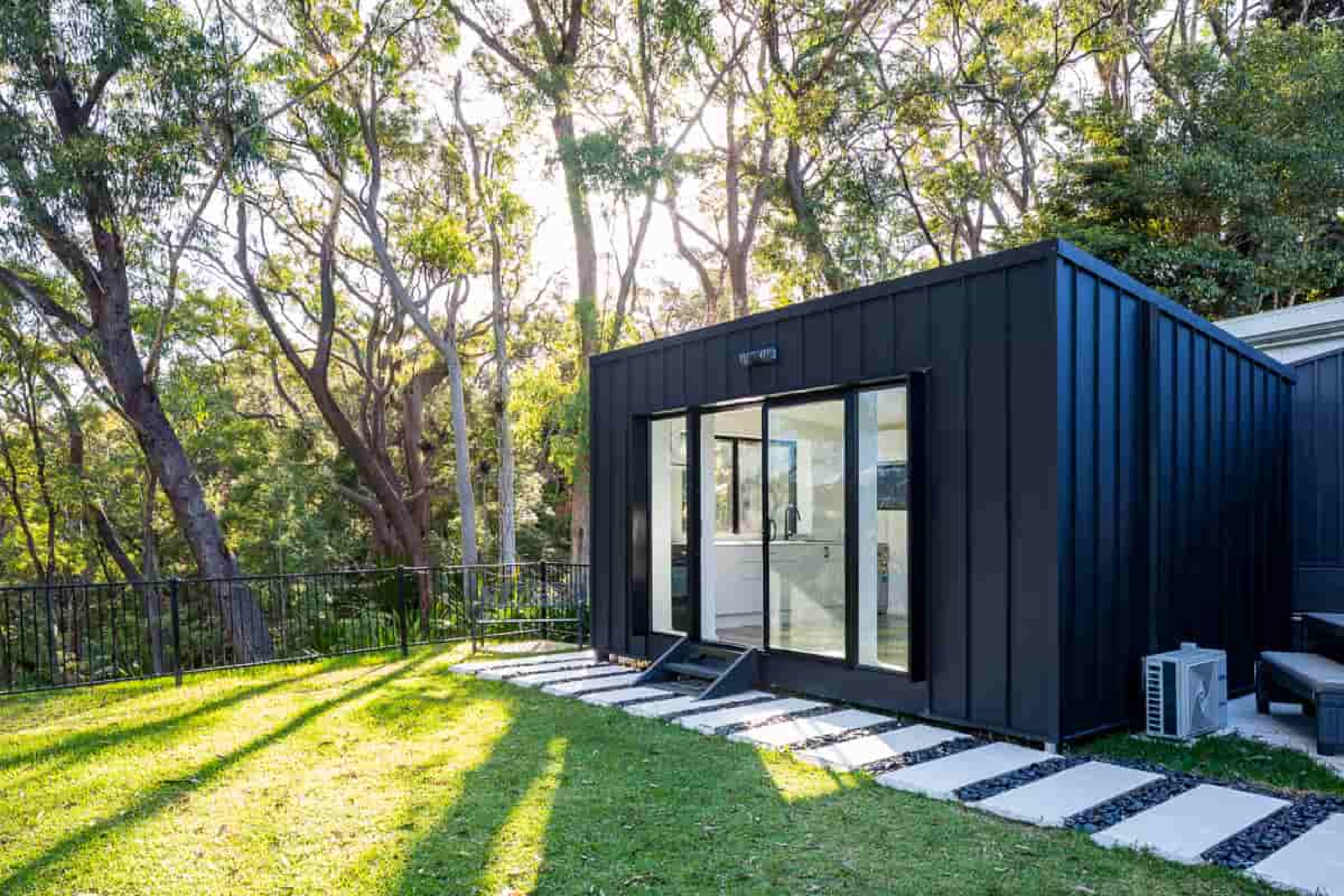 Tranquil Bush Retreat with Serene Garden Oasis at Nature's Edge Image in Engadine, Engadine, Sydney, NSW