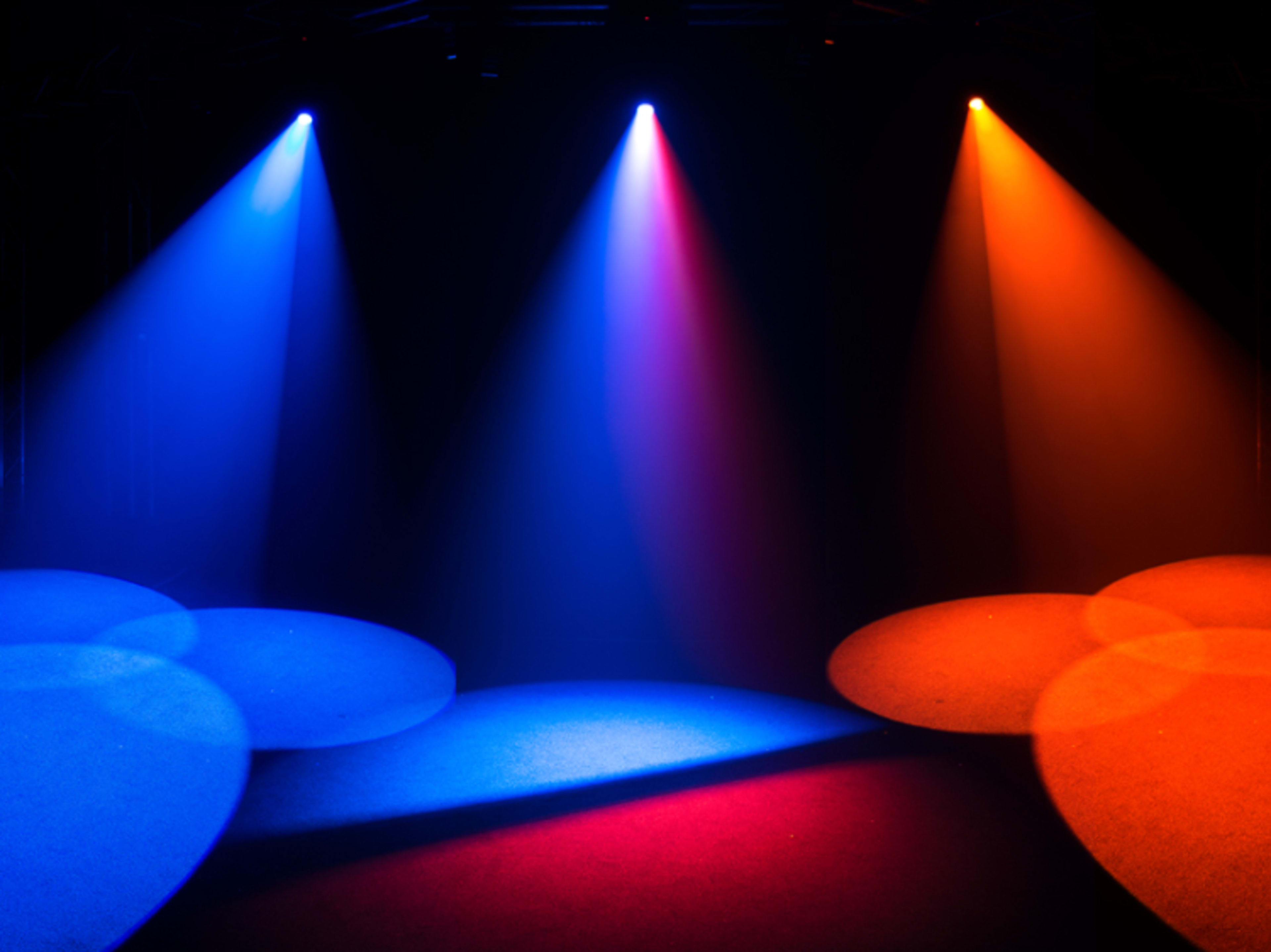 Moving Wash Light - Chauvet Intimidator Spot 455Z