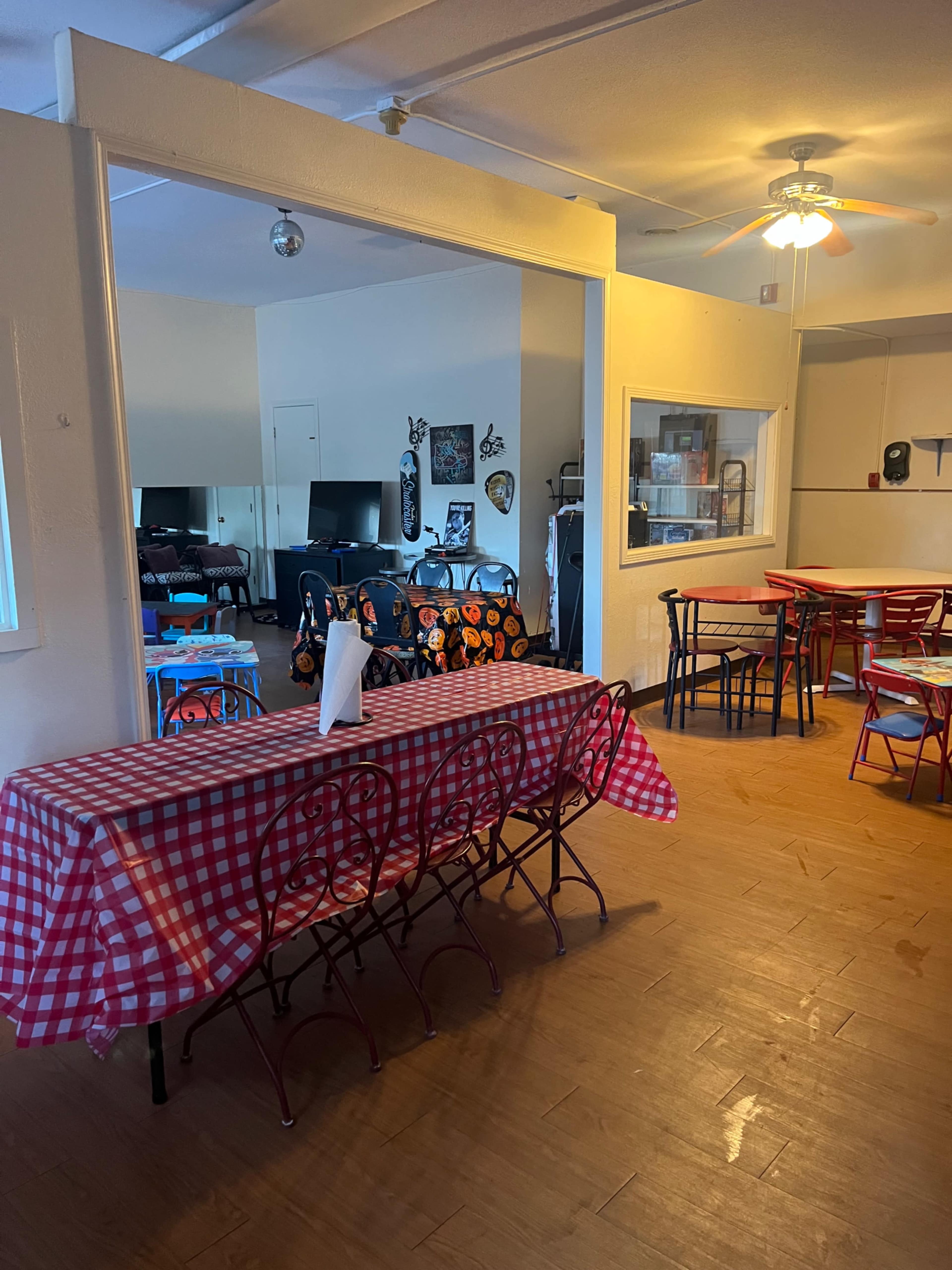 417s Newest Immersive Multi Purpose Venue Rental Image in Jackson No. 1 Township, Fair Grove, MO