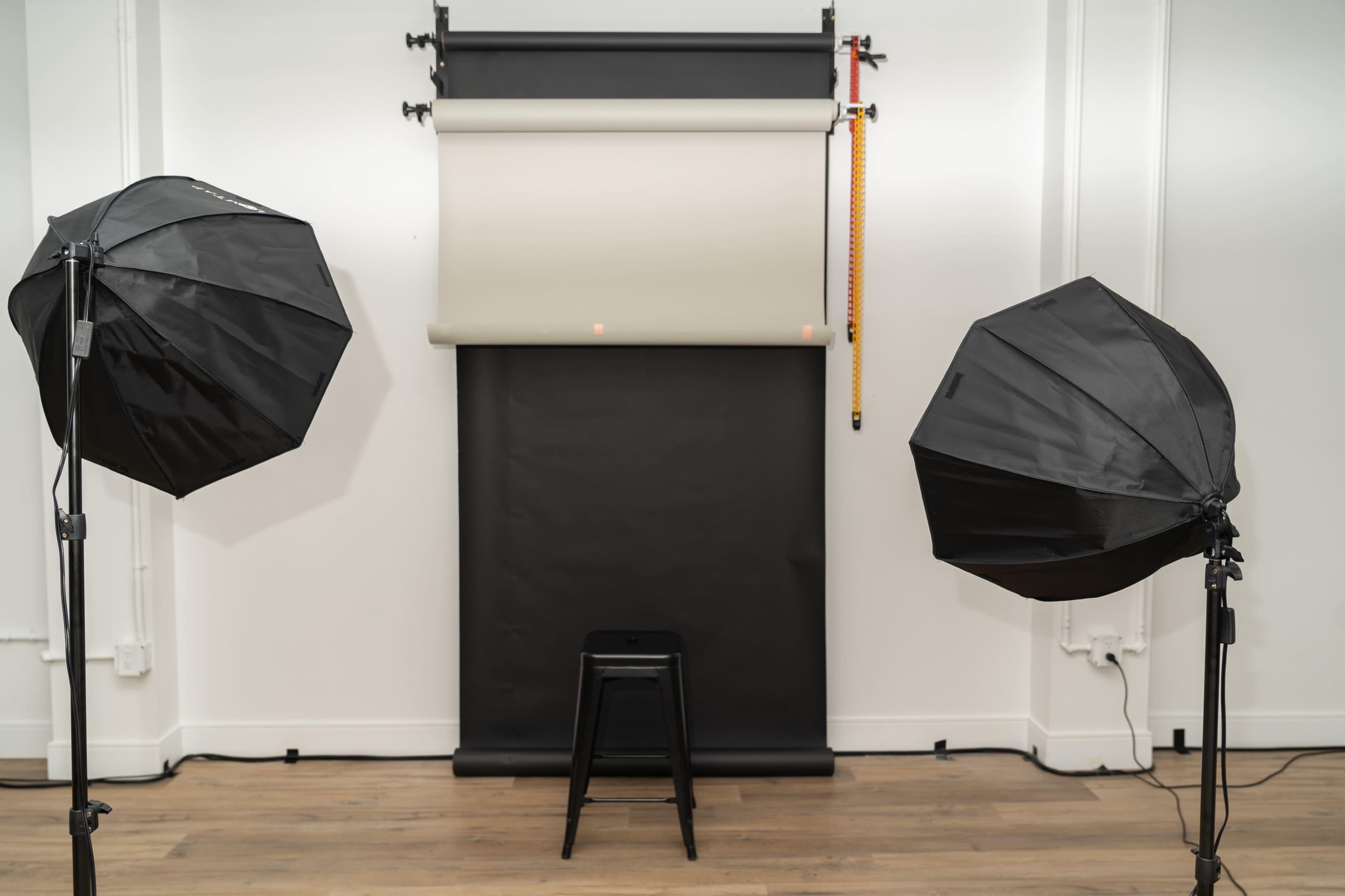 Suburban Photo Loft with Tons of Natural Light Image in Oakville, Oakville, ON