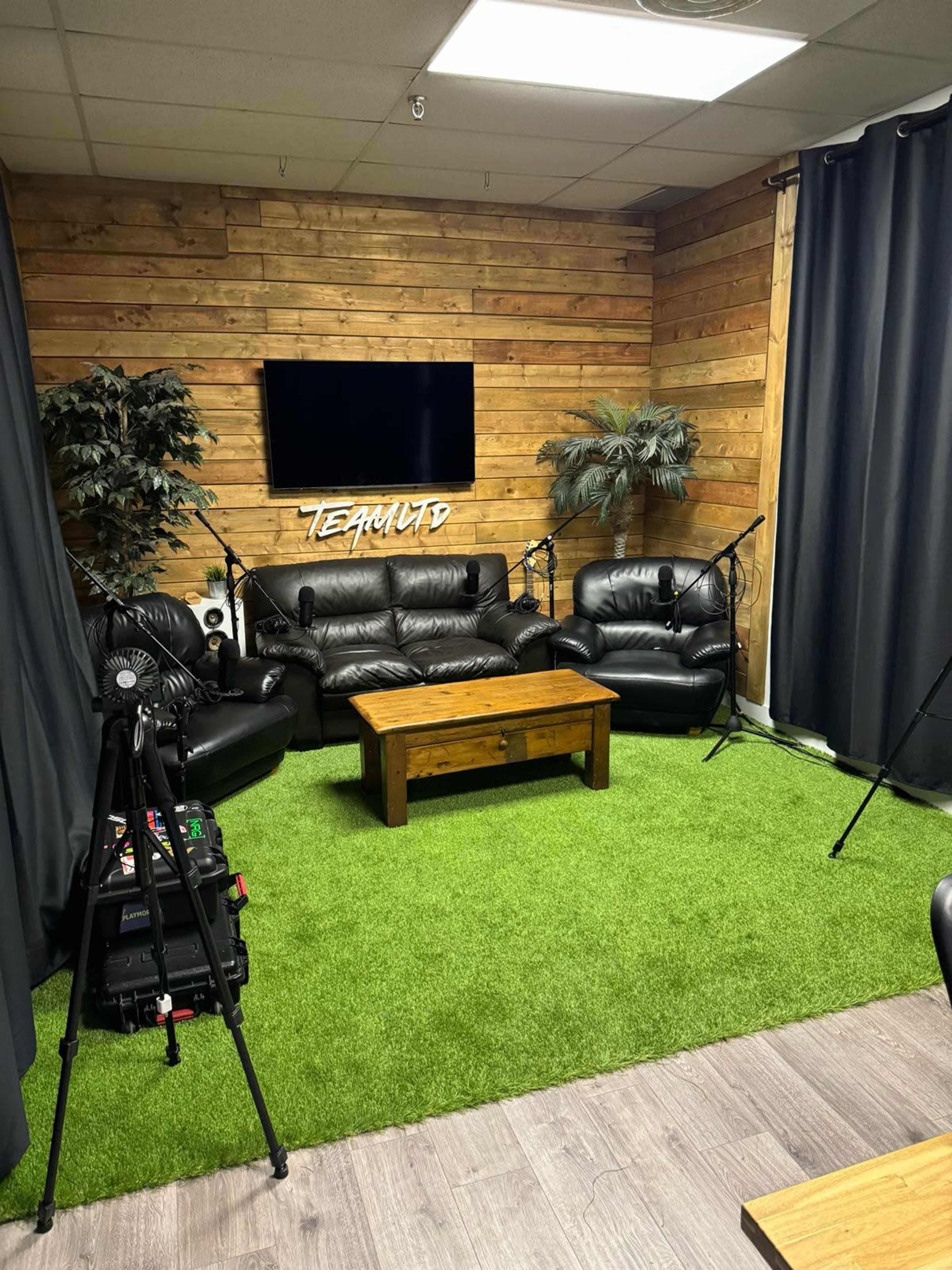 Mississauga Podcast Lounge Space Image in Mississauga, Mississauga, ON