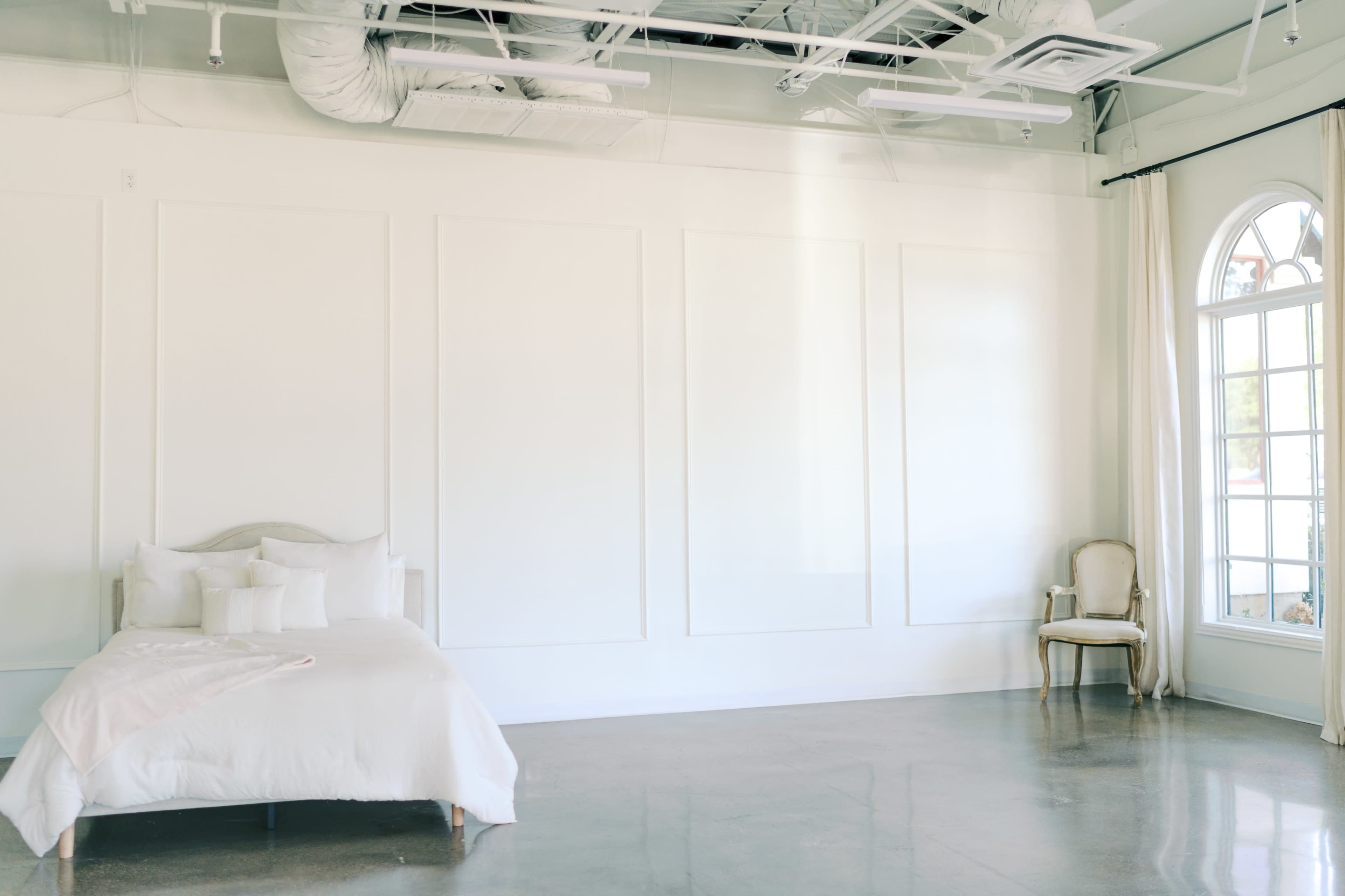 Bright Natural Light Photo Studio in DFW Image in Colleyville, Colleyville, TX