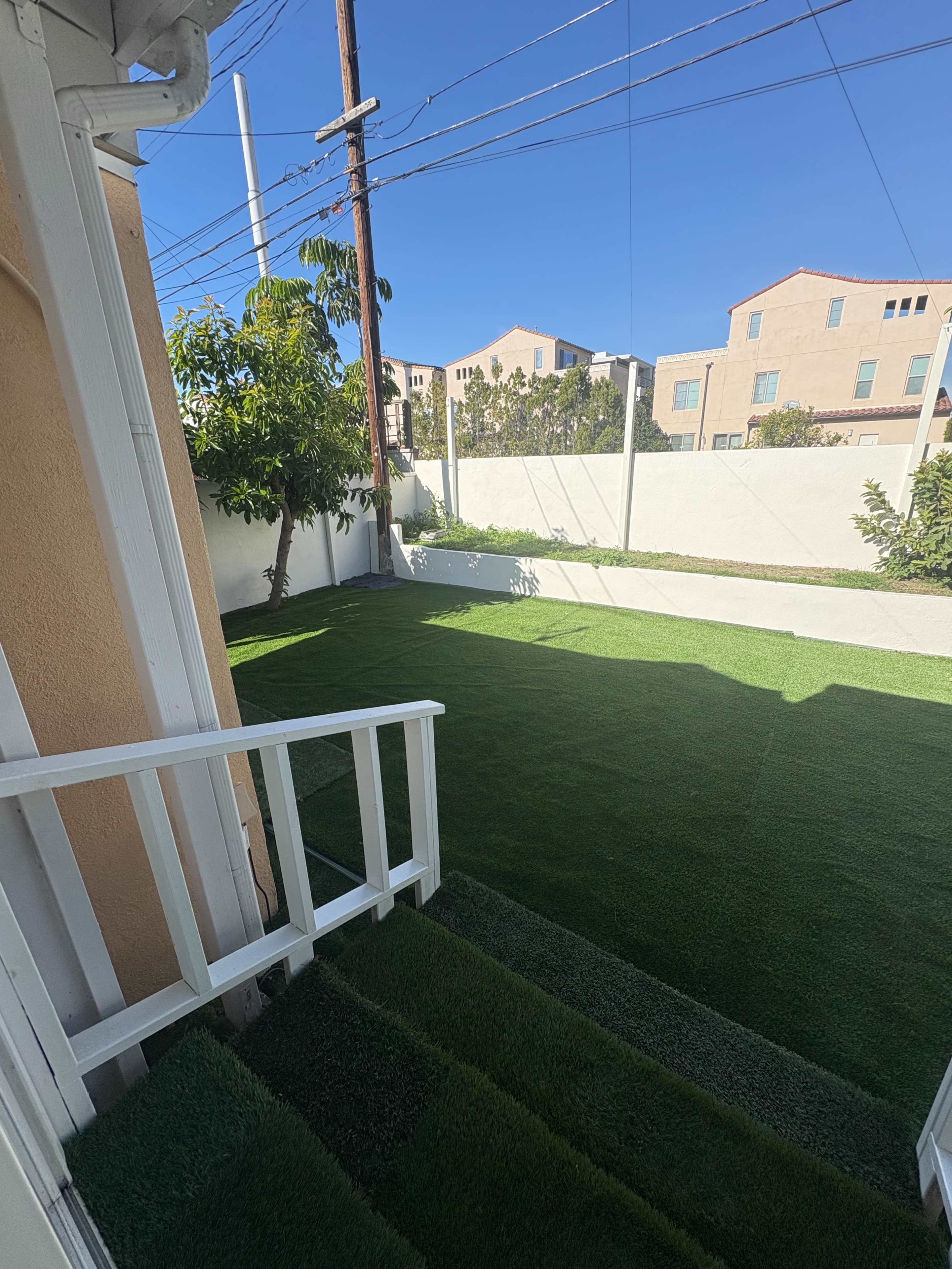 Outdoor Oasis Image in HollyGlen, hawthorne, CA