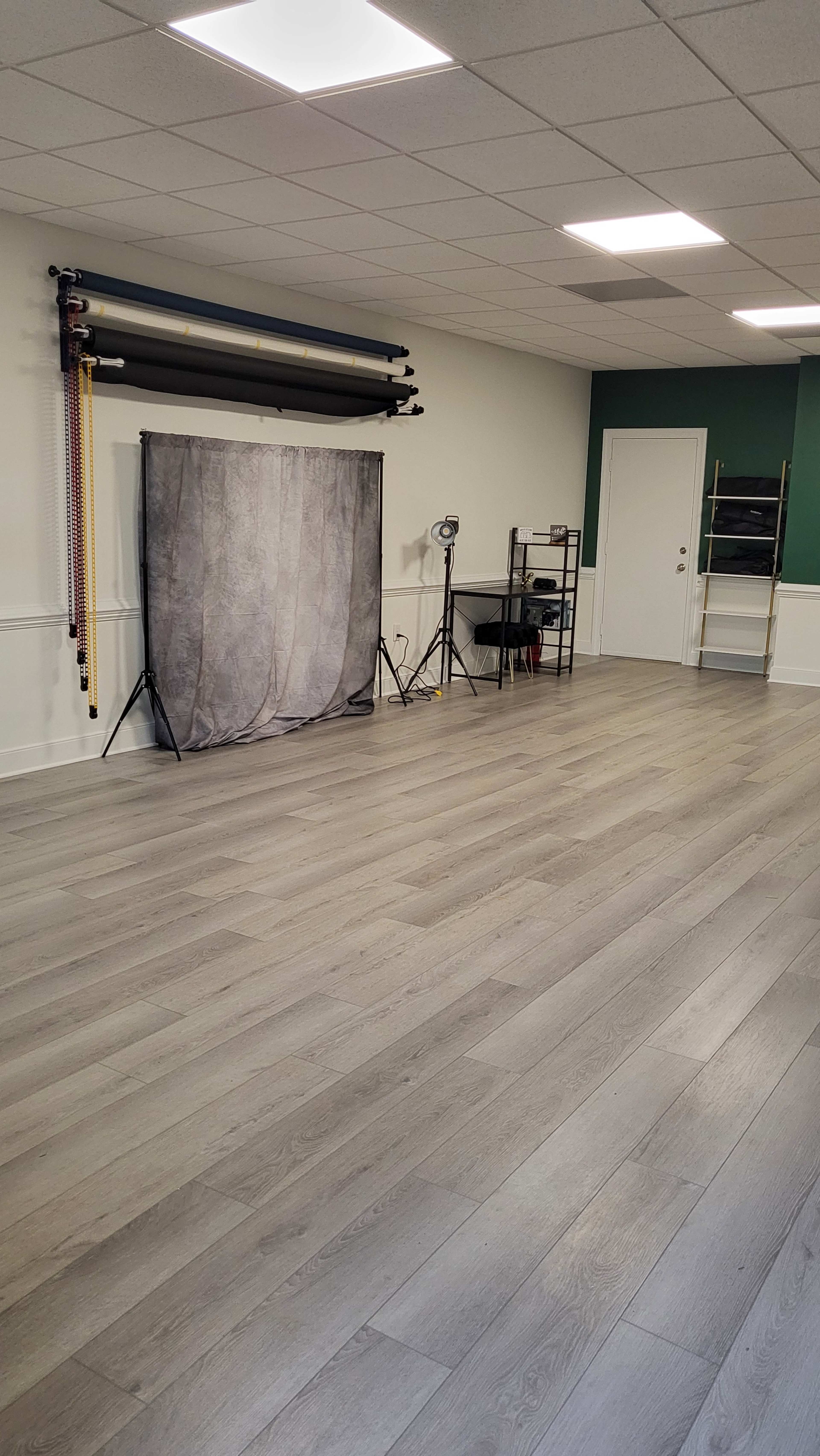 Luxe Photography Studio Image in Bon Air, Richmond, VA