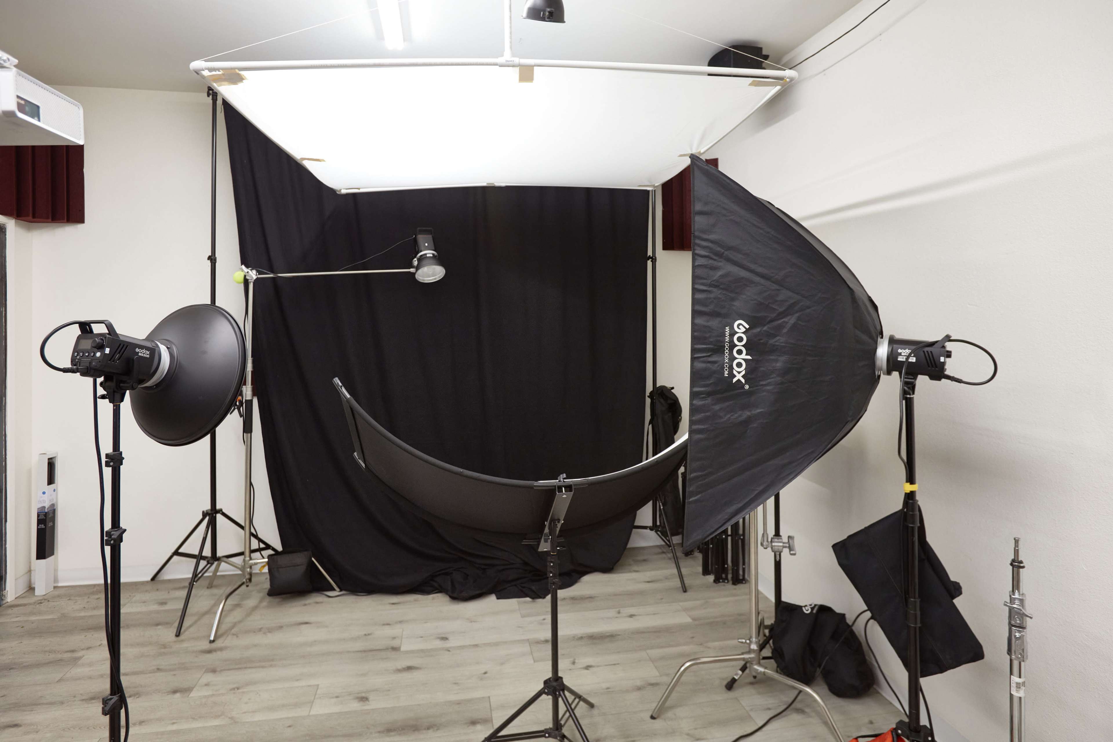 Pre-lit studio with virtual sets, motion control, and props Image in San Marcos, San Marcos, CA