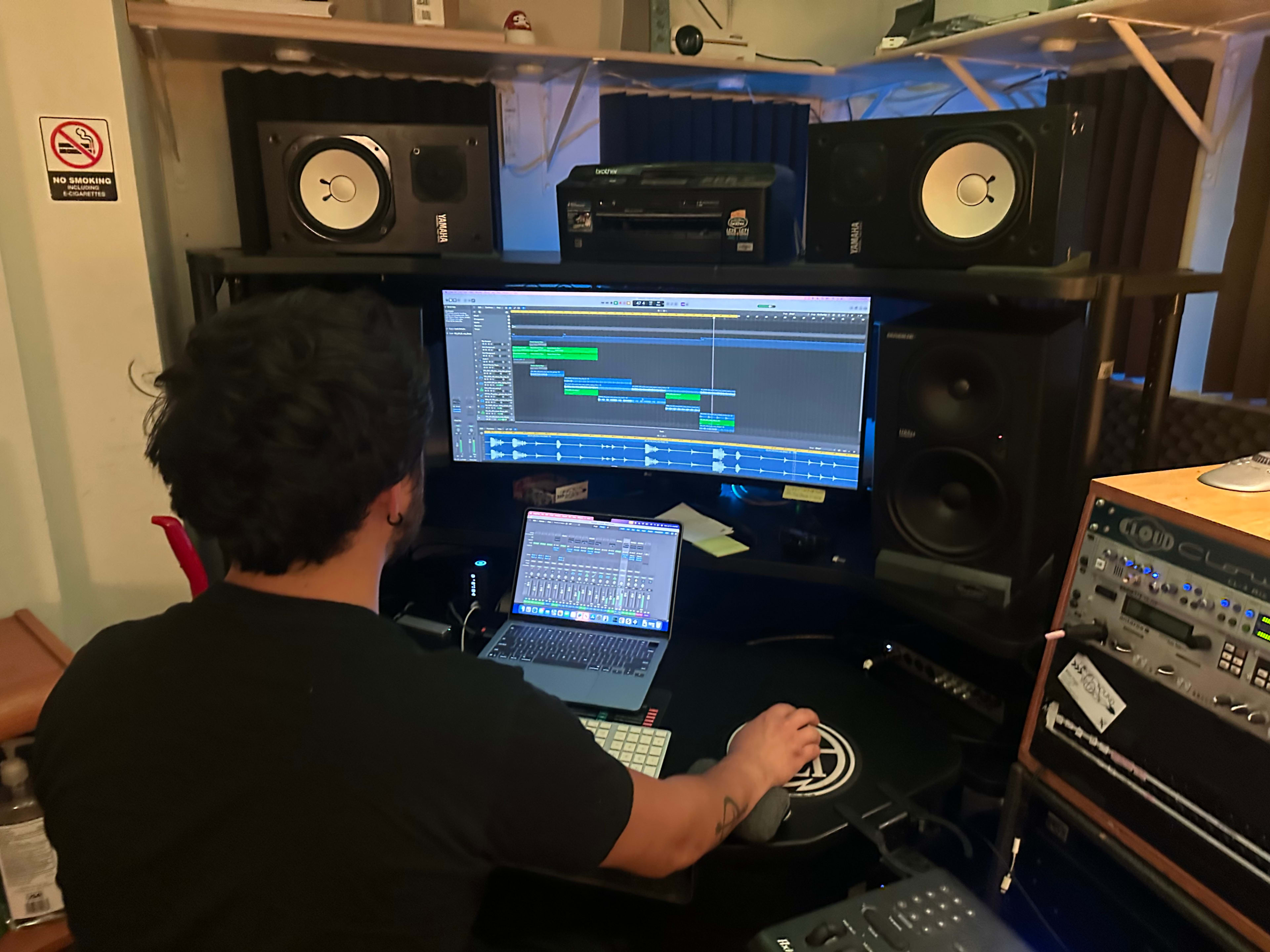 Cozy podcast room/ production space for audio/video editing Image in Potrero Hill, San Francisco, CA