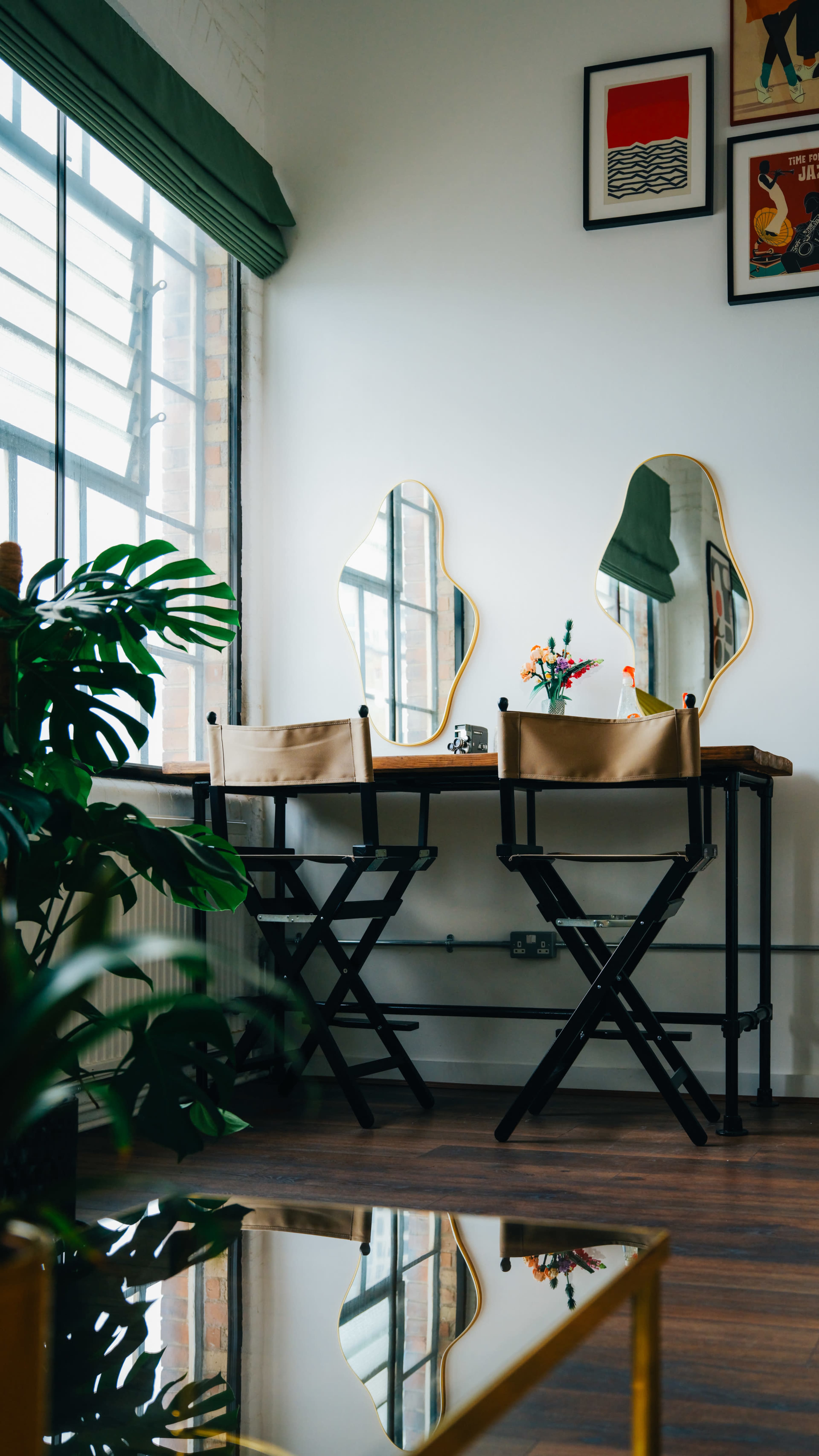 Modern East London Photo Studio with Infinity Cove Image in London, London, ENG