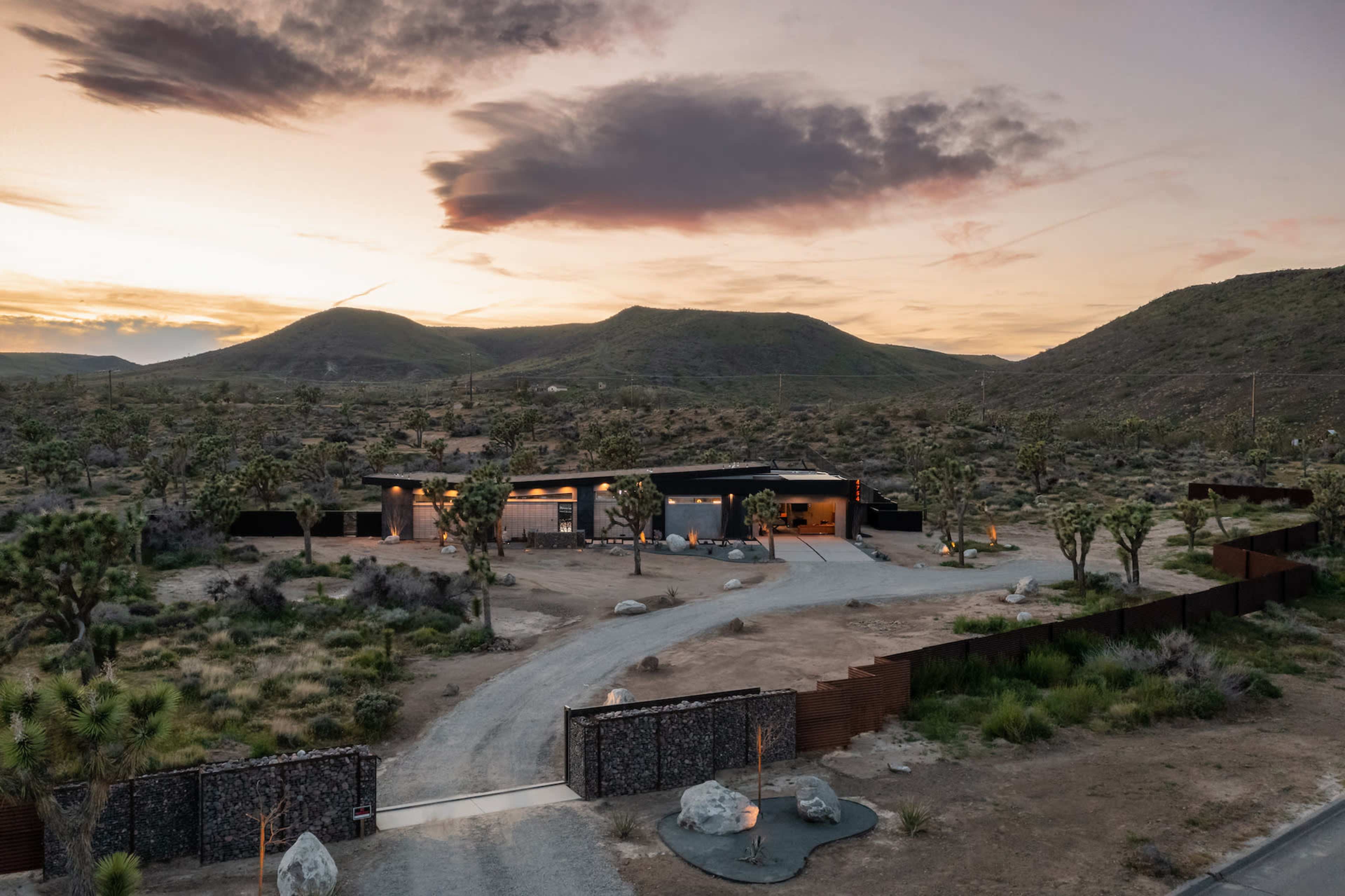 Dragonfly by Fieldtrip | Luxe Oasis w Resort Pool Image in Yucca Valley, Yucca Valley, CA
