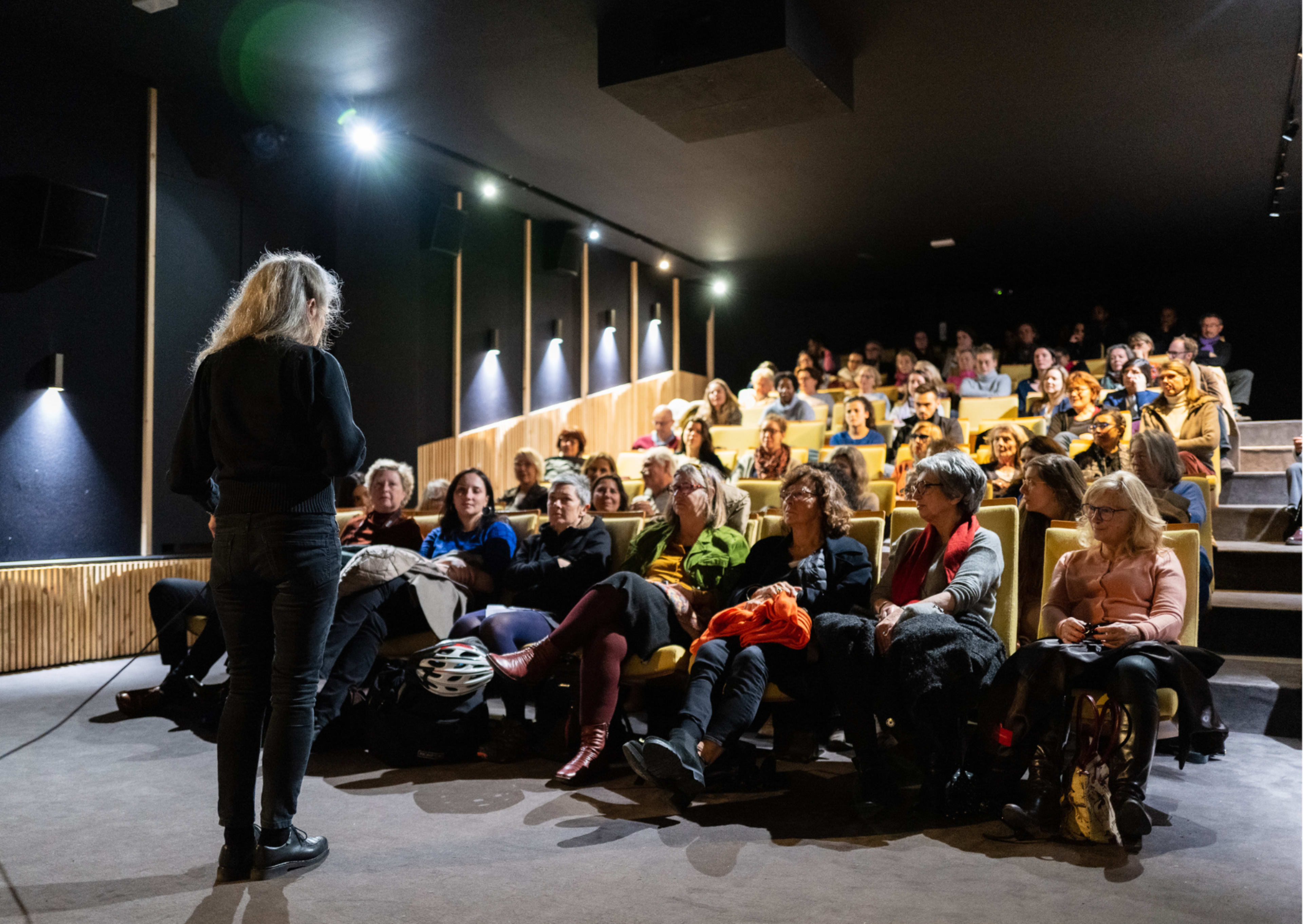Salle de cinéma privative Image in La Muette, Paris