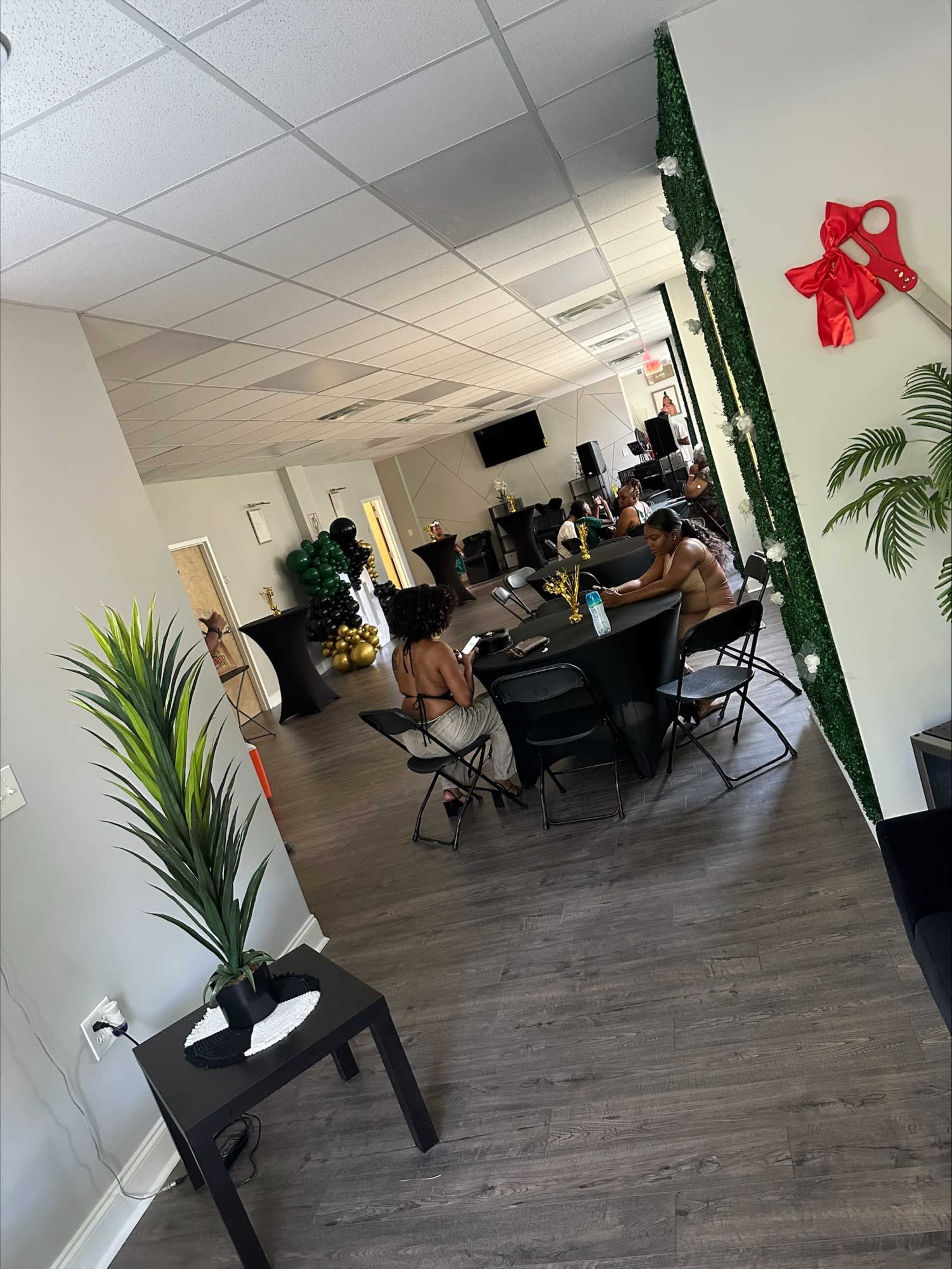 Urban Luxury Studio with a Tranquil Environment Image in Tyrone, Tyrone, GA