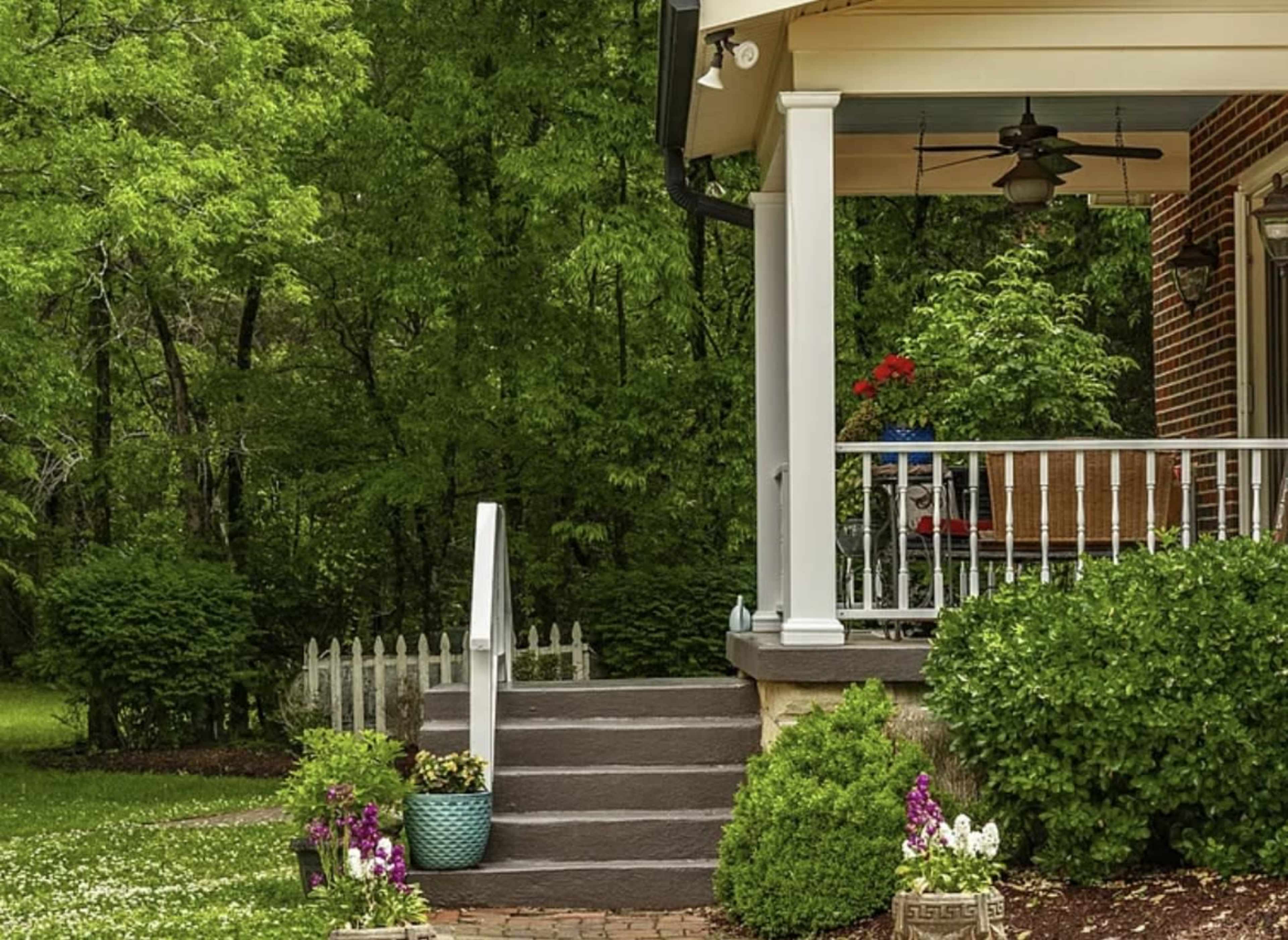 Historic 5 bedroom home on 5 beautiful acres Image in , Mt. Juliet, TN