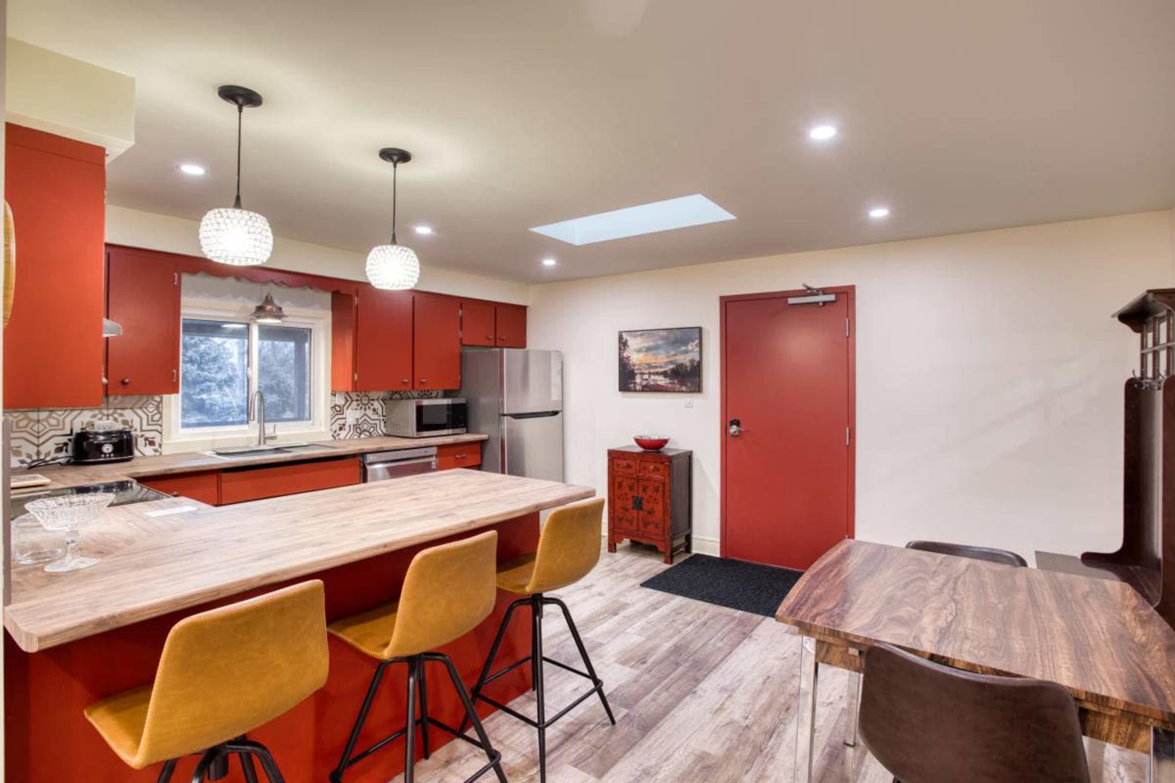 Rustic and Elegant 2BR Apartment in the Countryside of Niagara Benchlands Winery Region Image in Campden, Campden, ON