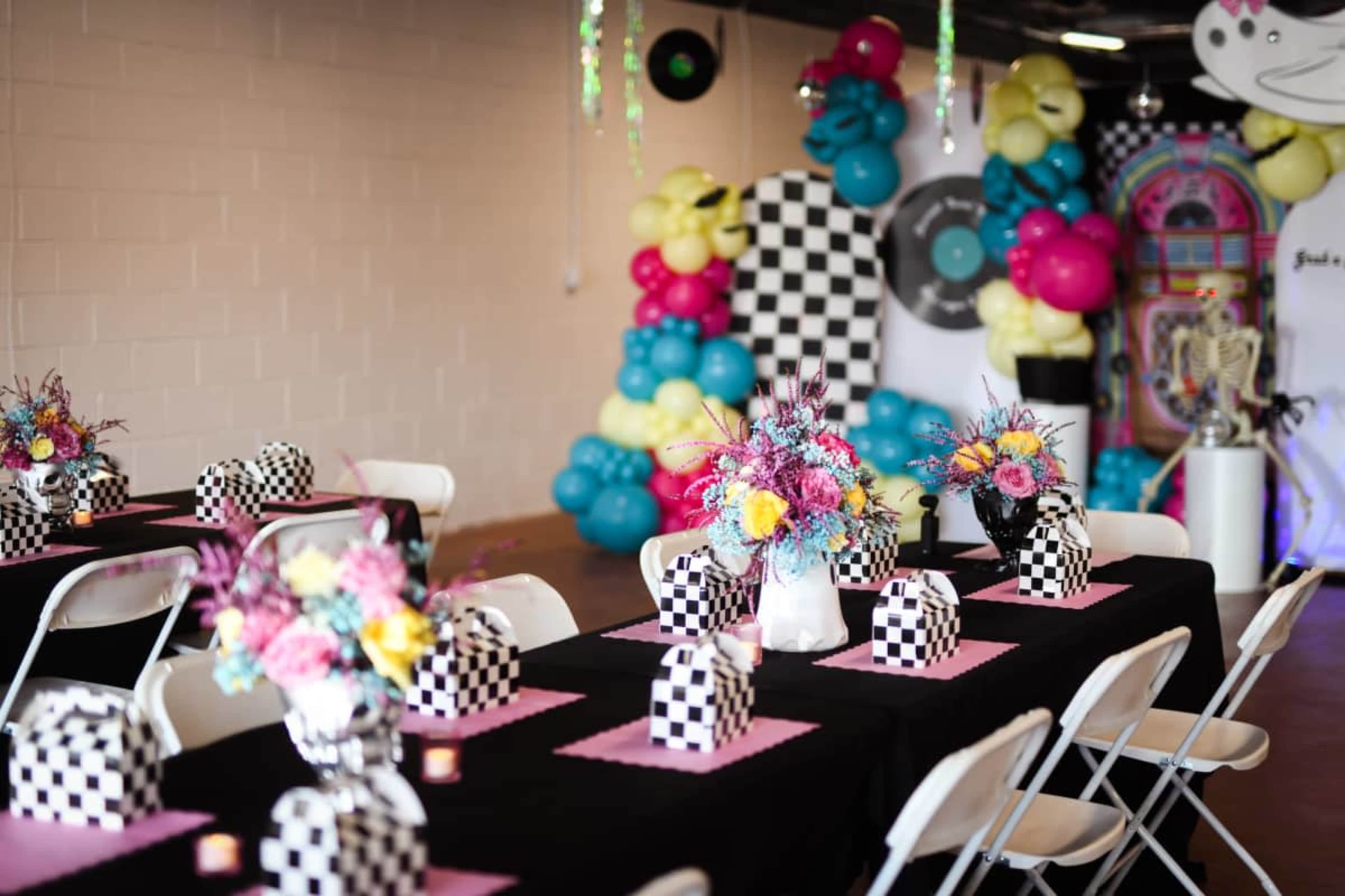 Modern West Fort Worth Wedding Venue for Micro Weddings & Intimate Events Near Stockyards and Downtown Image in River Oaks, River Oaks, TX