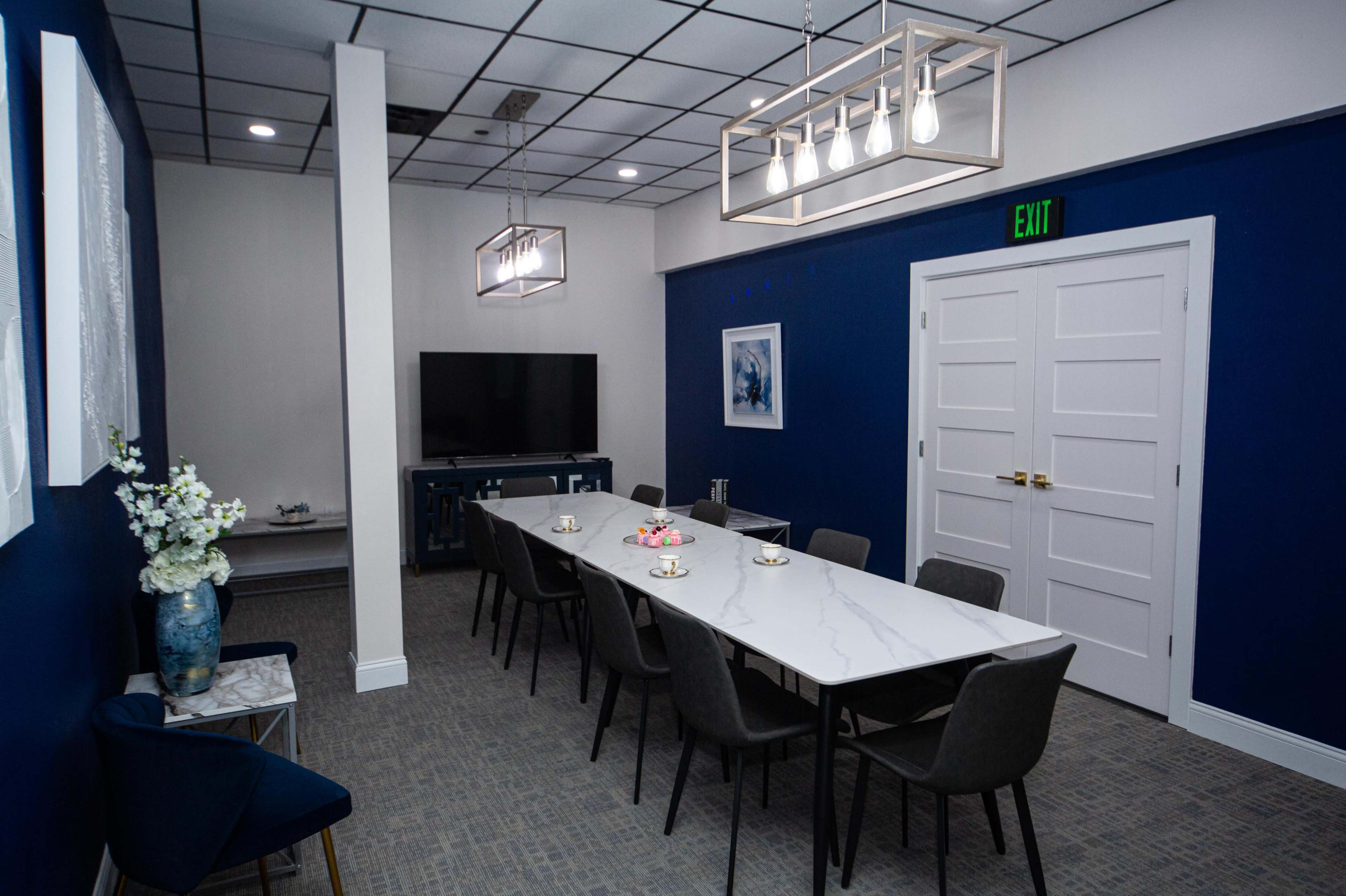 Westchase Boardroom located inside a Tearoom Image in Briar Forest, Houston, TX