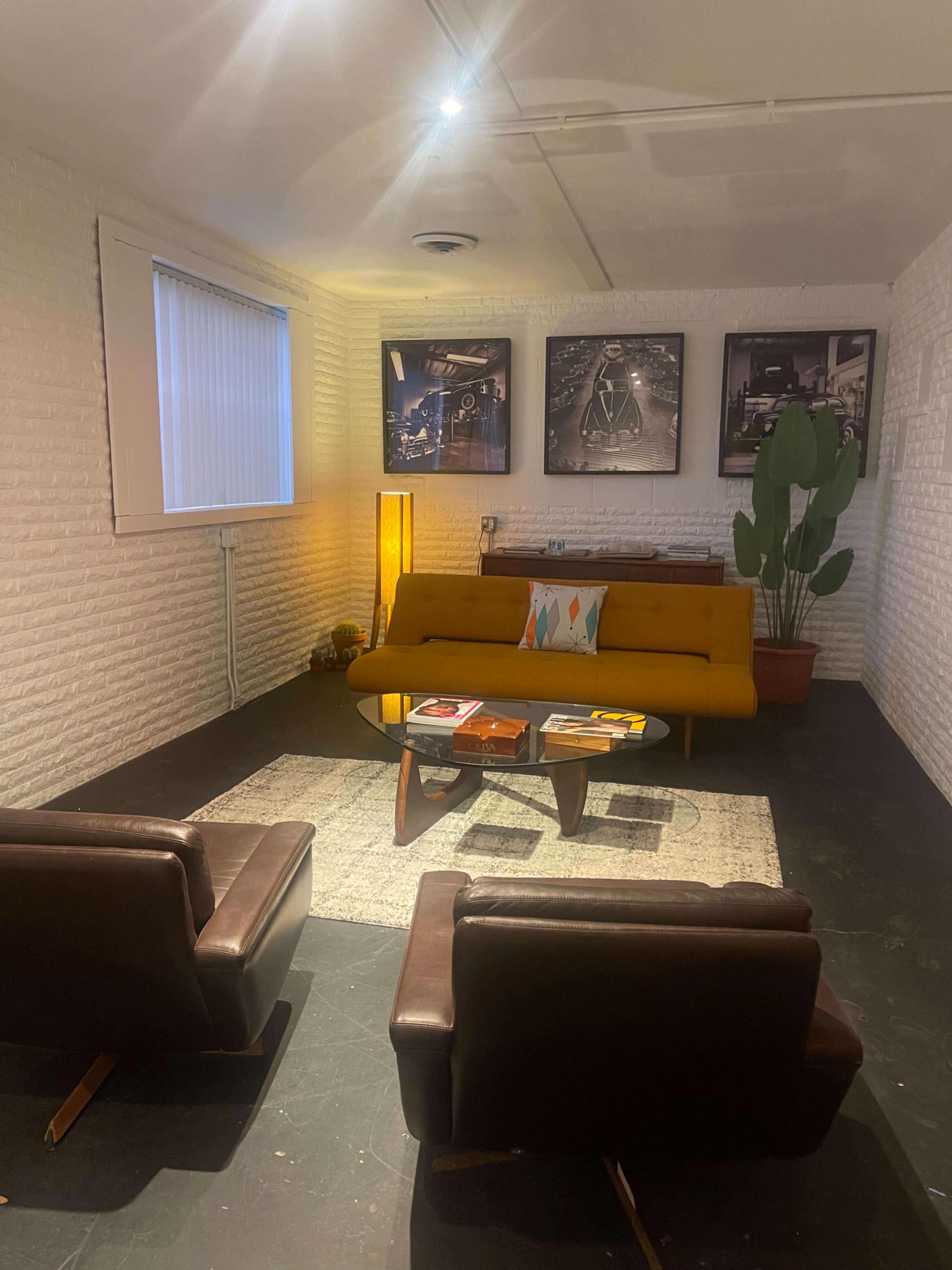 Nostalgic Drive Studio Image in Lyons Township, Lyons, IL